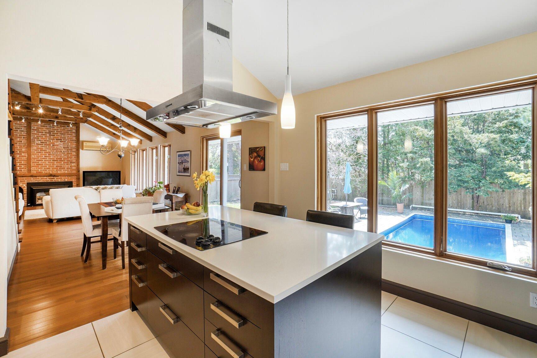 









104


Av. de Touraine

,
Saint-Lambert,




QC
J4S1H2

