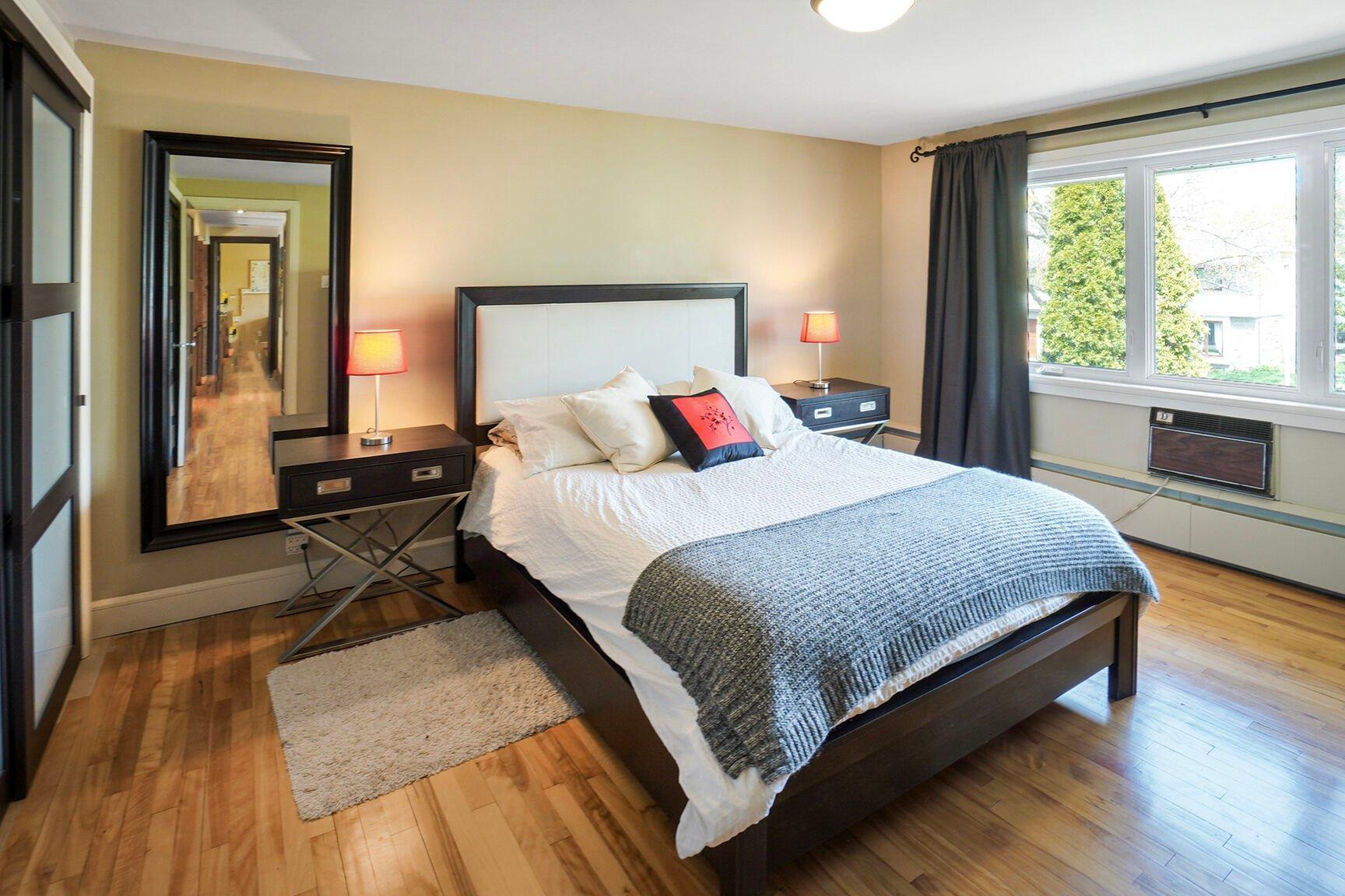 









104


Av. de Touraine

,
Saint-Lambert,




QC
J4S1H2


