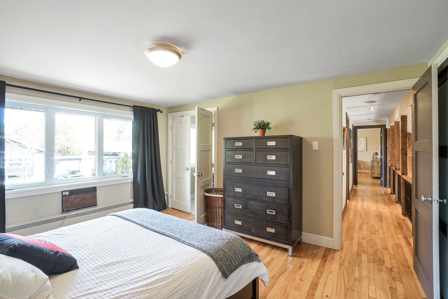 









104


Av. de Touraine

,
Saint-Lambert,




QC
J4S1H2

