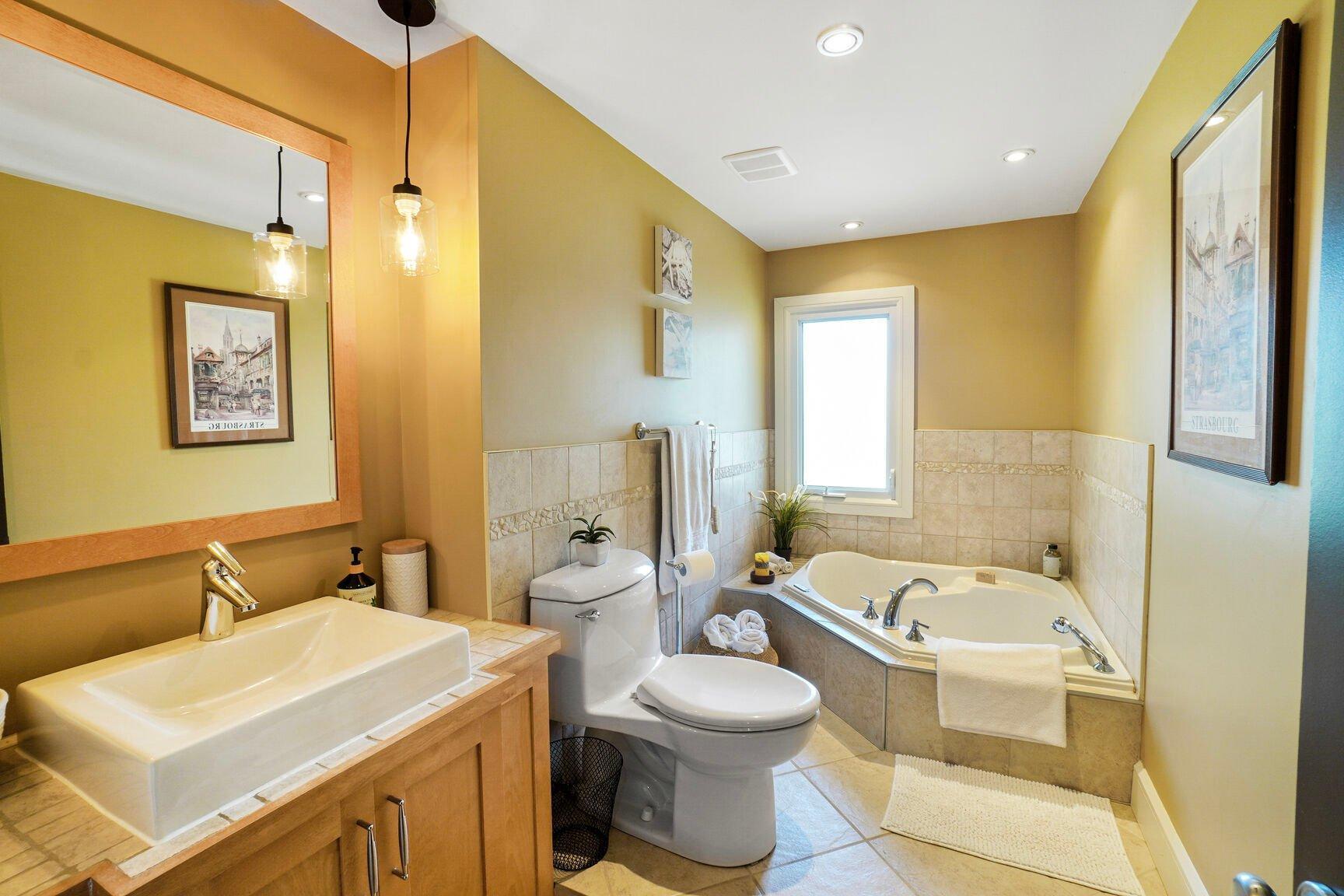 









104


Av. de Touraine

,
Saint-Lambert,




QC
J4S1H2


