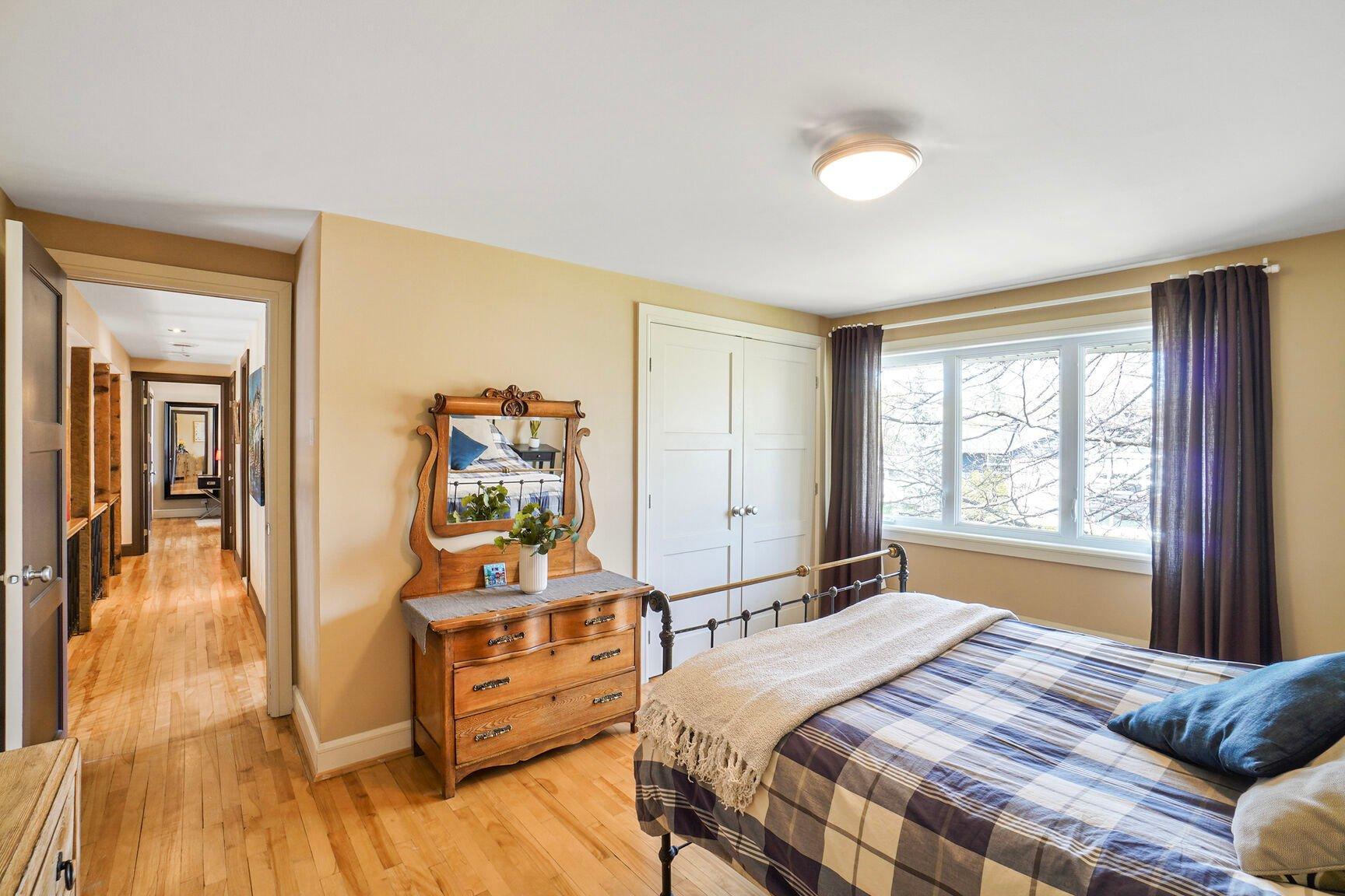 









104


Av. de Touraine

,
Saint-Lambert,




QC
J4S1H2

