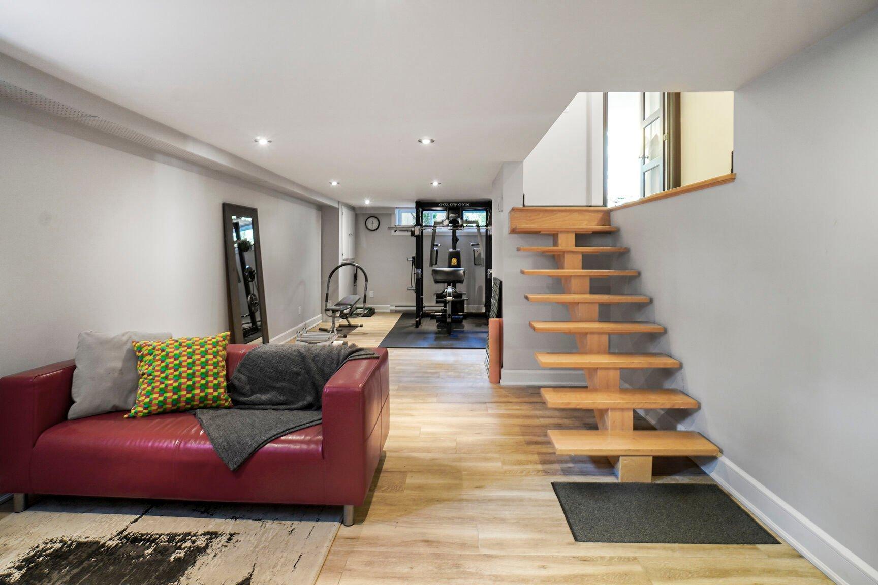 









104


Av. de Touraine

,
Saint-Lambert,




QC
J4S1H2

