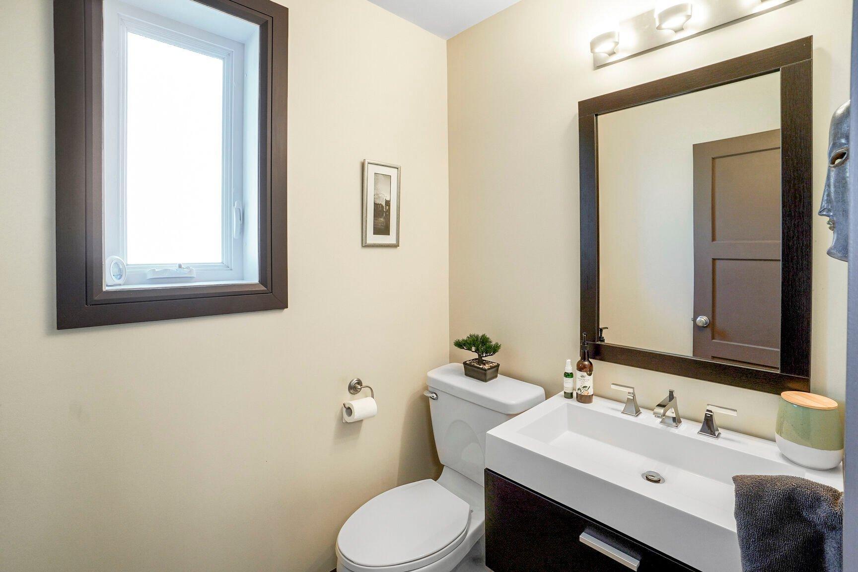 









104


Av. de Touraine

,
Saint-Lambert,




QC
J4S1H2


