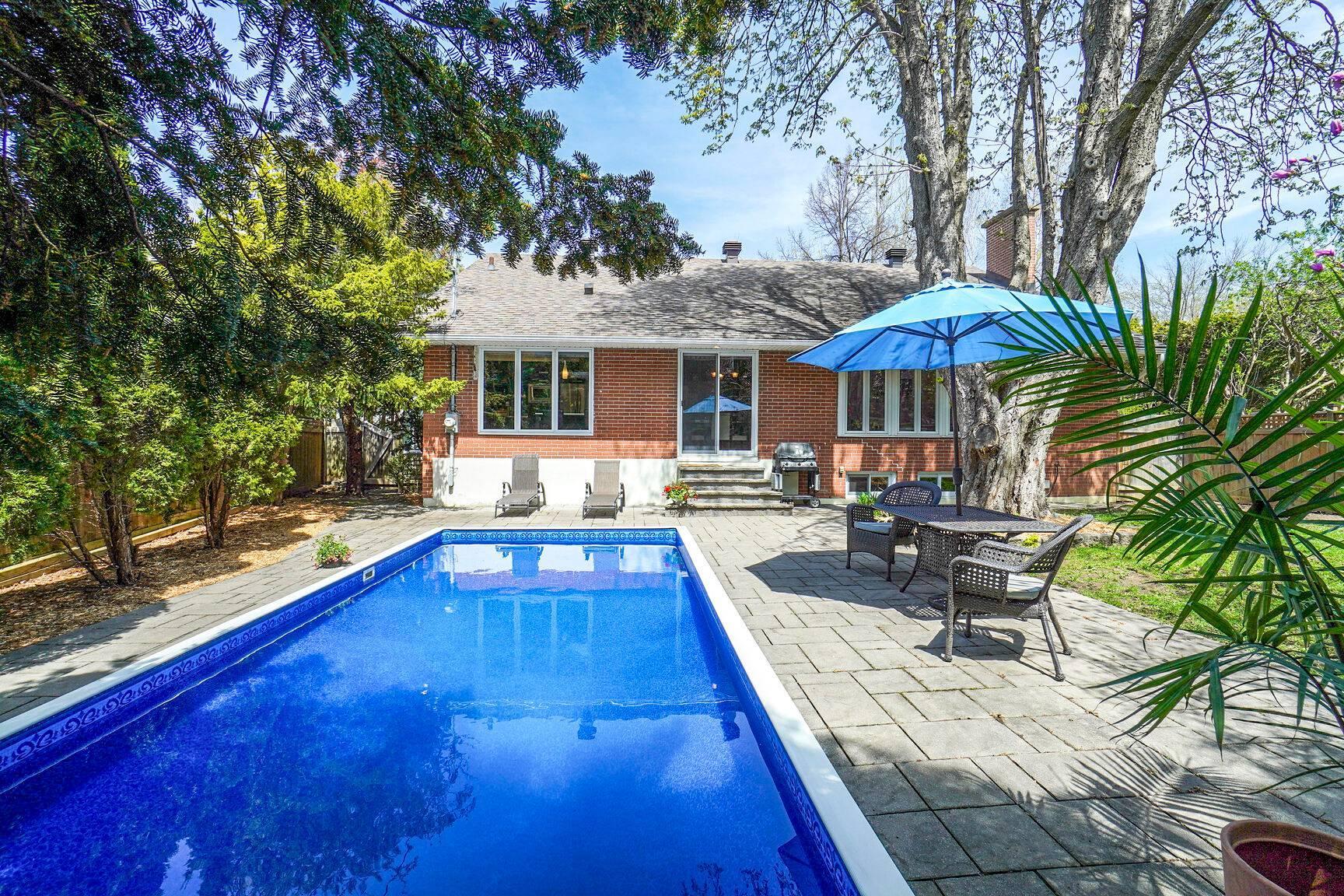 









104


Av. de Touraine

,
Saint-Lambert,




QC
J4S1H2


