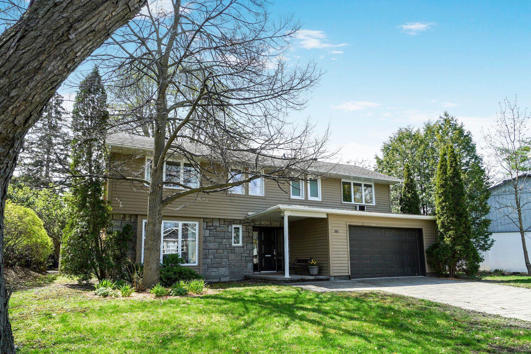 









104


Av. de Touraine

,
Saint-Lambert,




QC
J4S1H2

