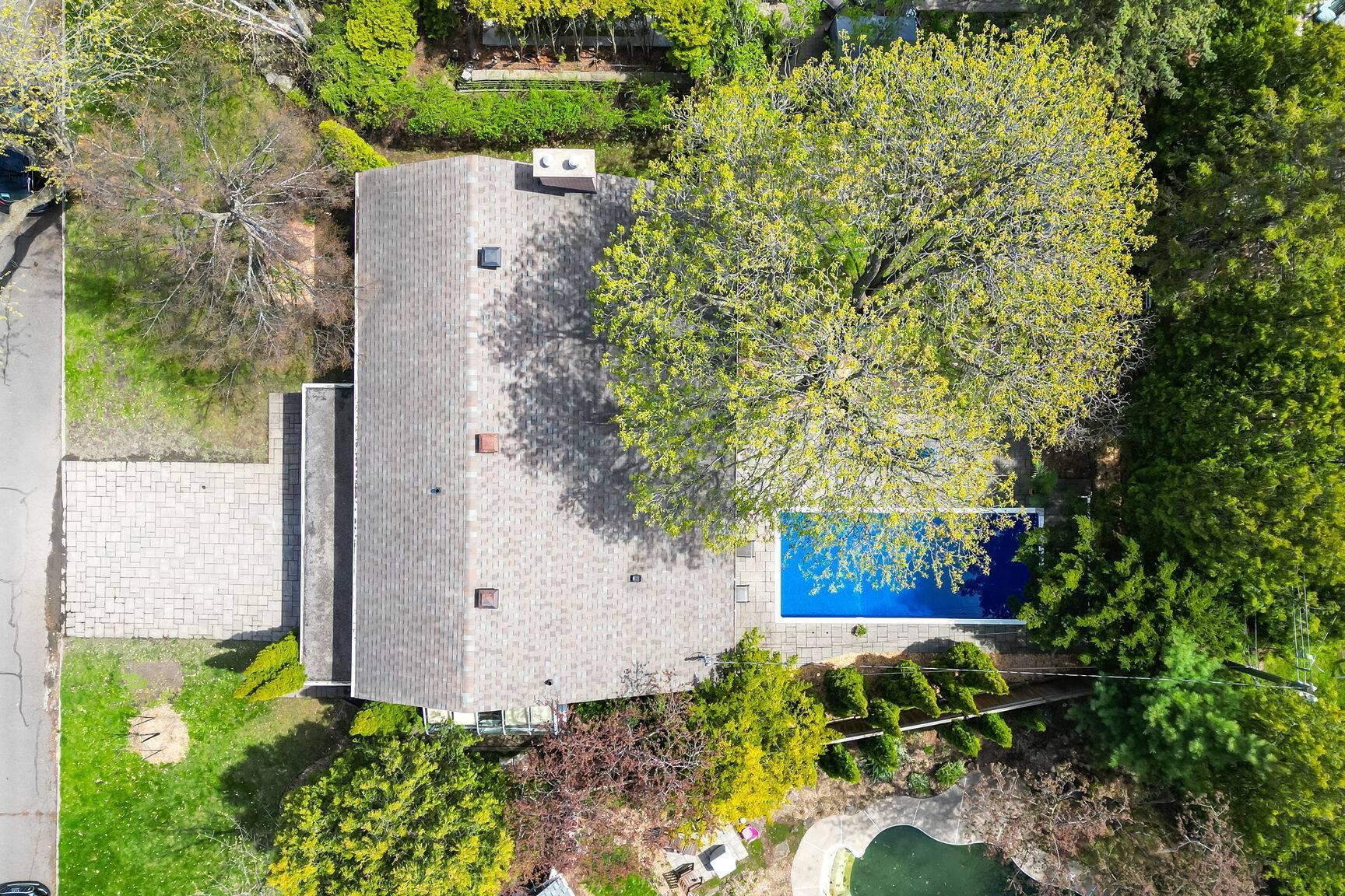 









104


Av. de Touraine

,
Saint-Lambert,




QC
J4S1H2

