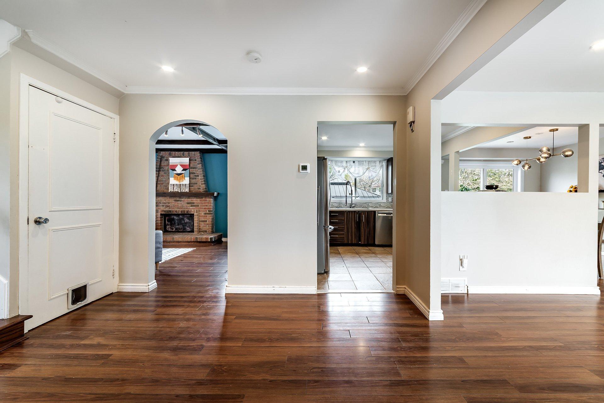 









2903


Rue Lake

,
Dollard-des-Ormeaux,




QC
H9B2K5

