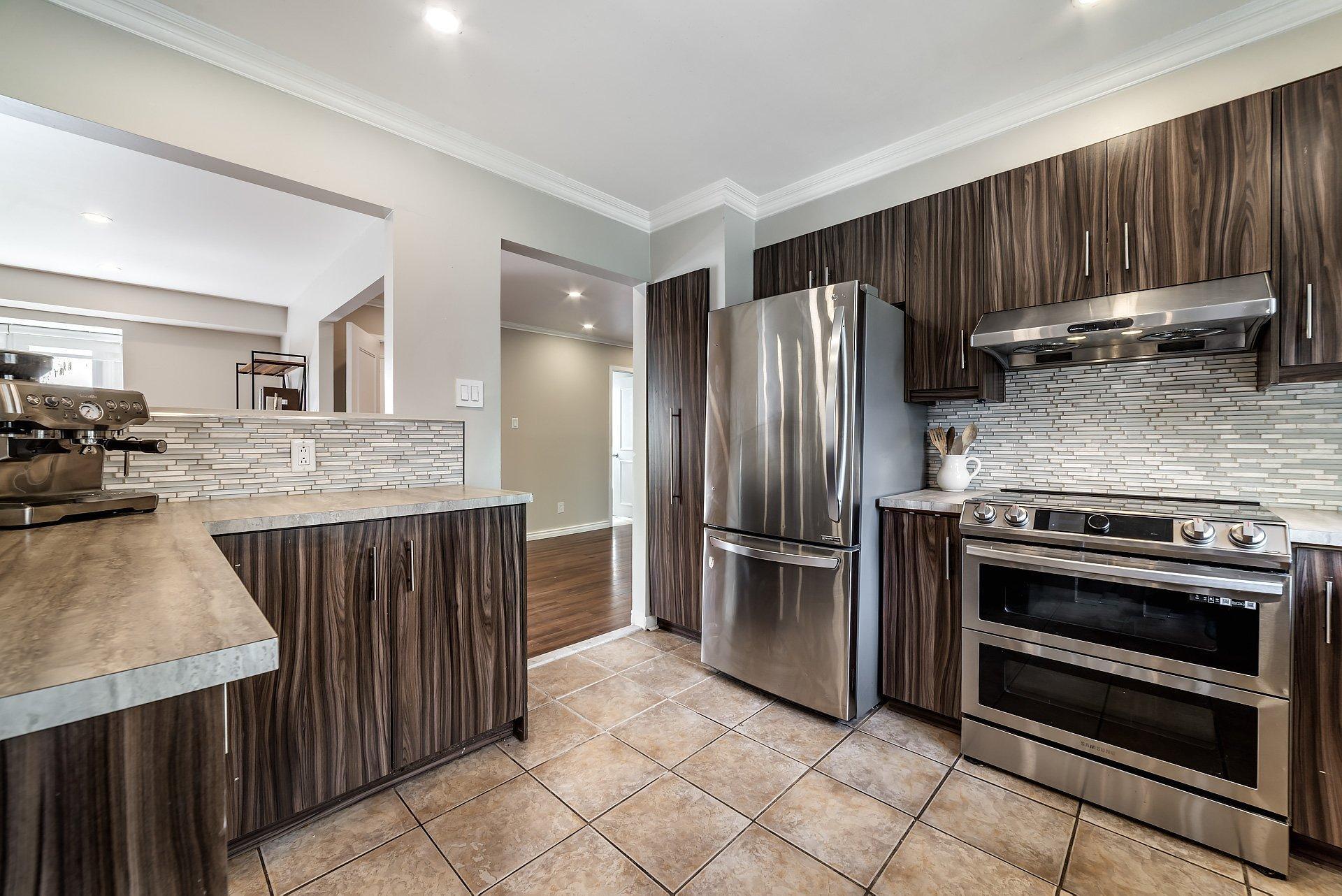 









2903


Rue Lake

,
Dollard-des-Ormeaux,




QC
H9B2K5

