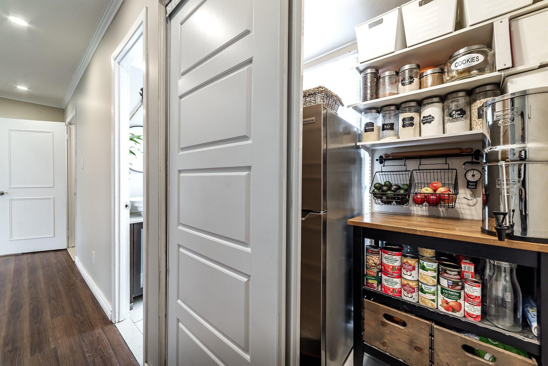 









2903


Rue Lake

,
Dollard-des-Ormeaux,




QC
H9B2K5


