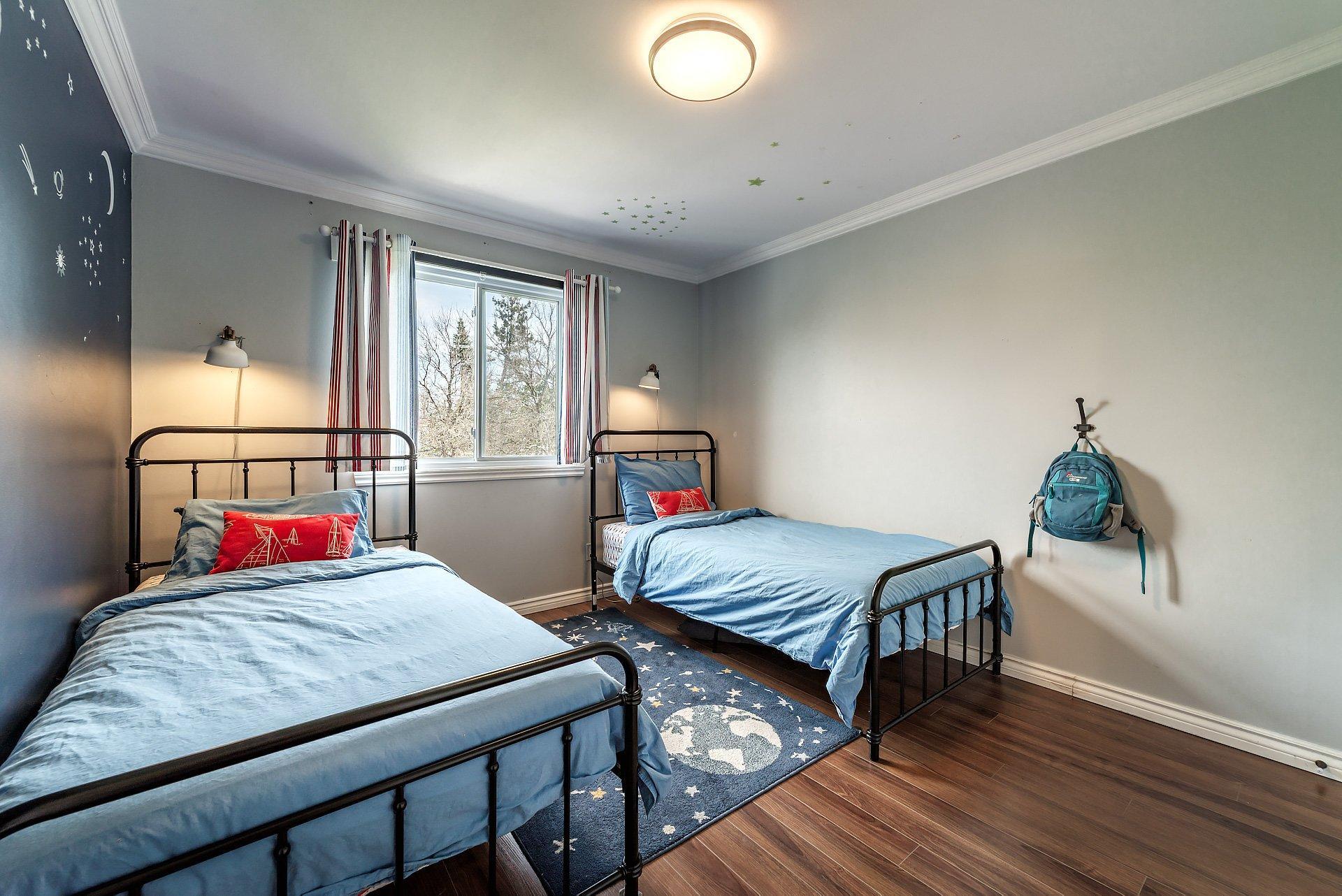 









2903


Rue Lake

,
Dollard-des-Ormeaux,




QC
H9B2K5

