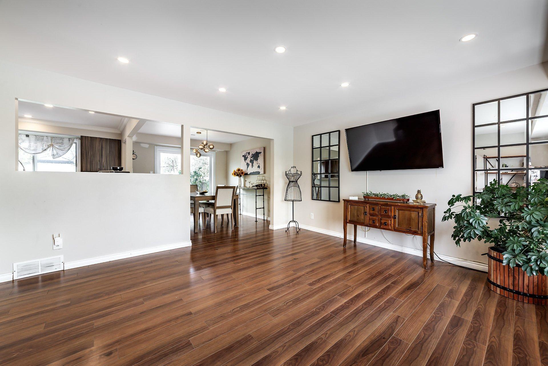 









2903


Rue Lake

,
Dollard-des-Ormeaux,




QC
H9B2K5

