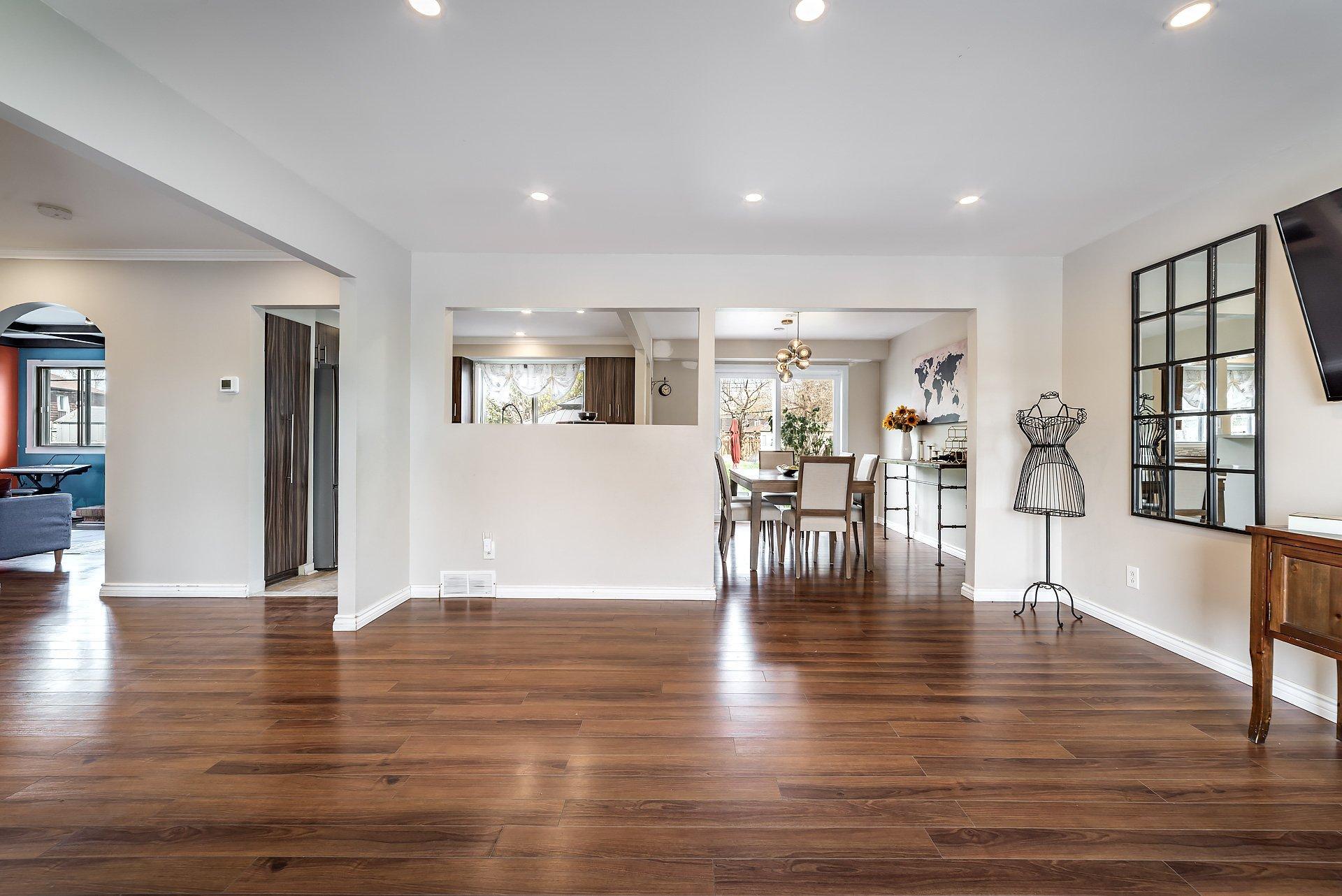 









2903


Rue Lake

,
Dollard-des-Ormeaux,




QC
H9B2K5

