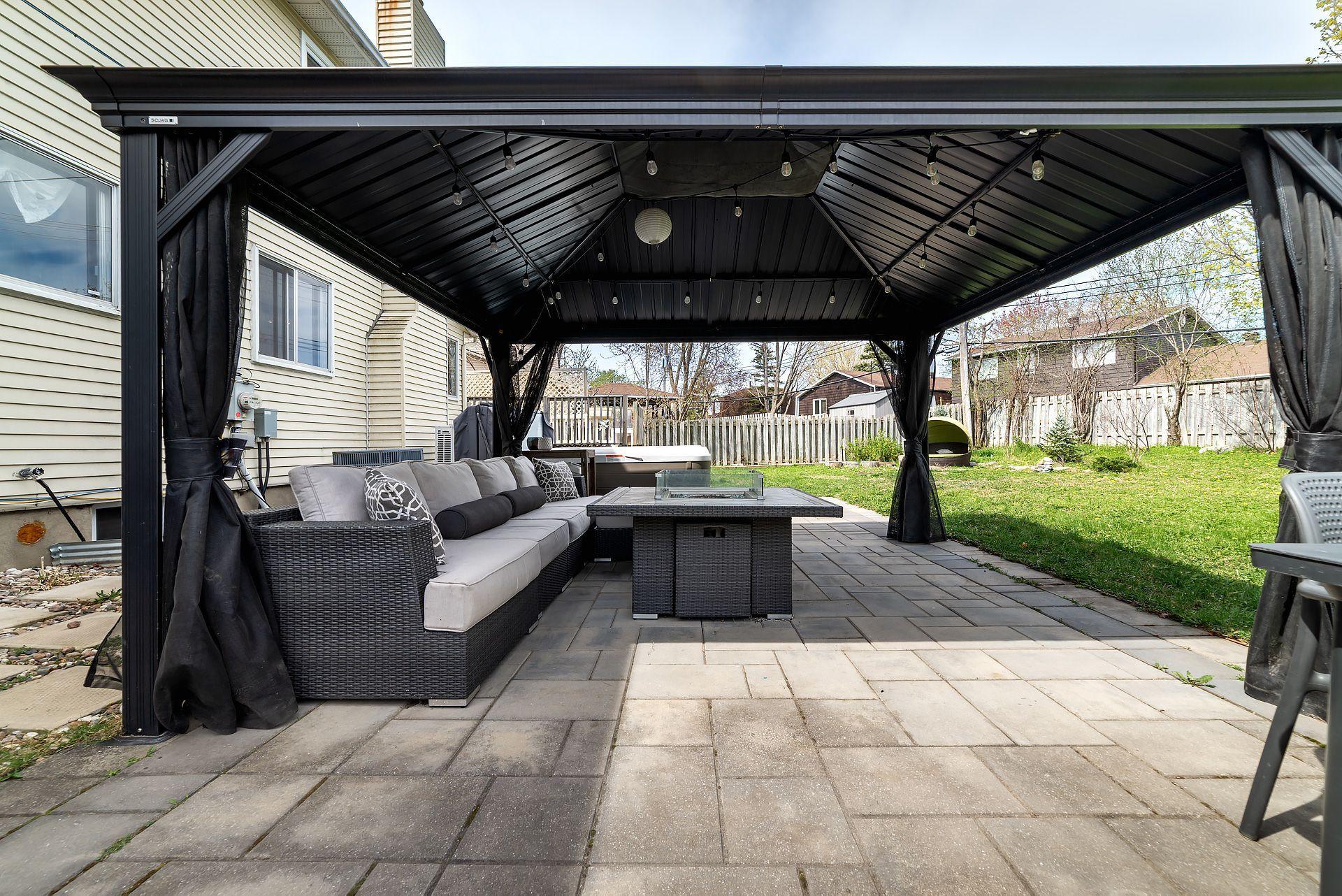 









2903


Rue Lake

,
Dollard-des-Ormeaux,




QC
H9B2K5

