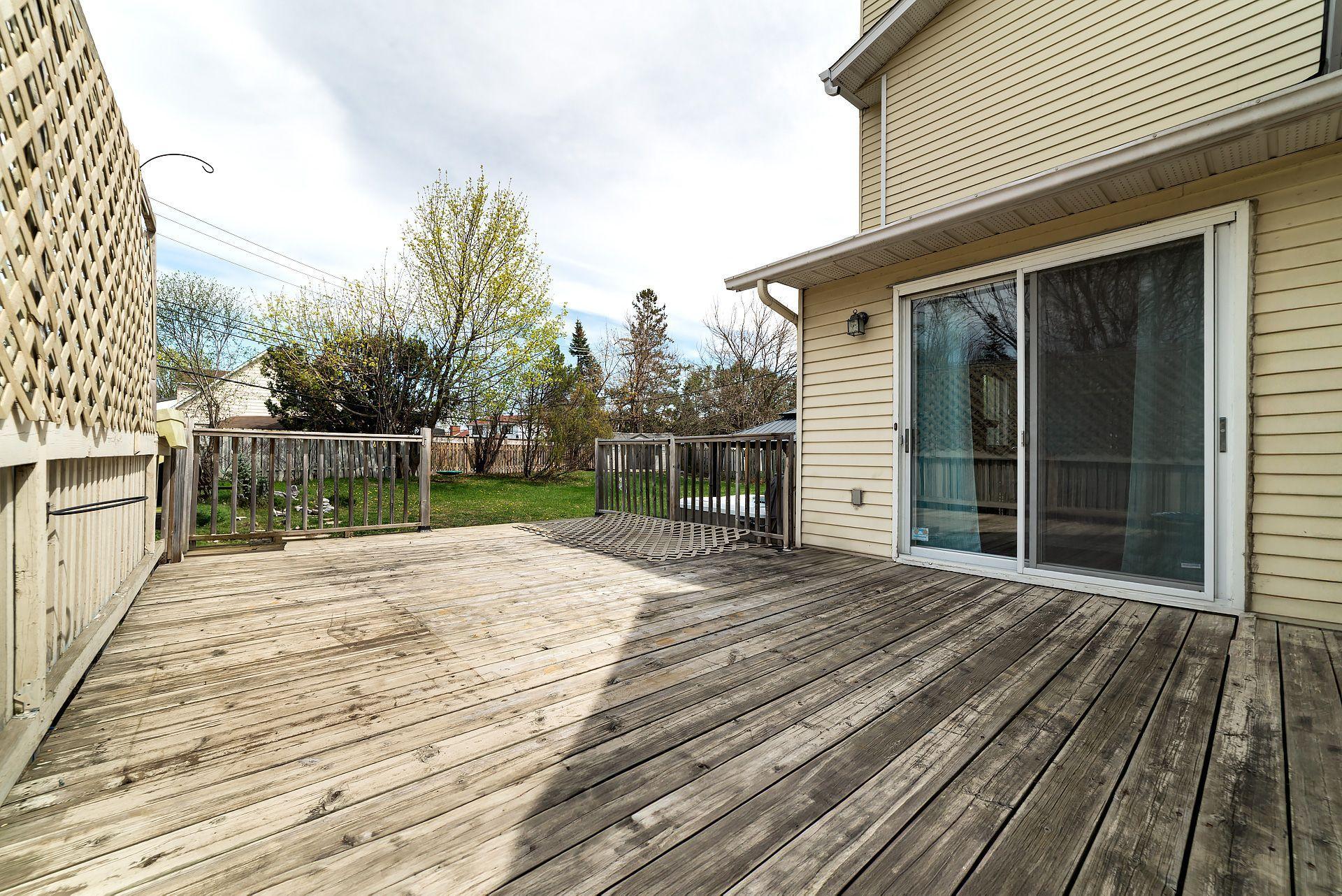 









2903


Rue Lake

,
Dollard-des-Ormeaux,




QC
H9B2K5

