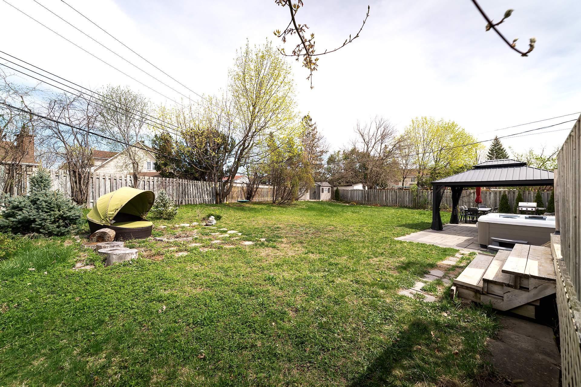 









2903


Rue Lake

,
Dollard-des-Ormeaux,




QC
H9B2K5

