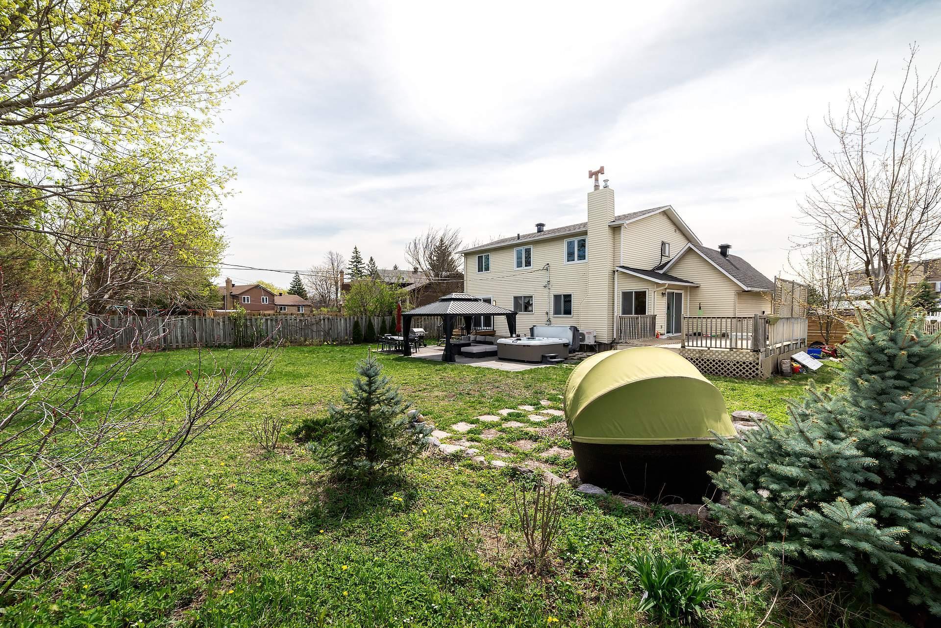 









2903


Rue Lake

,
Dollard-des-Ormeaux,




QC
H9B2K5

