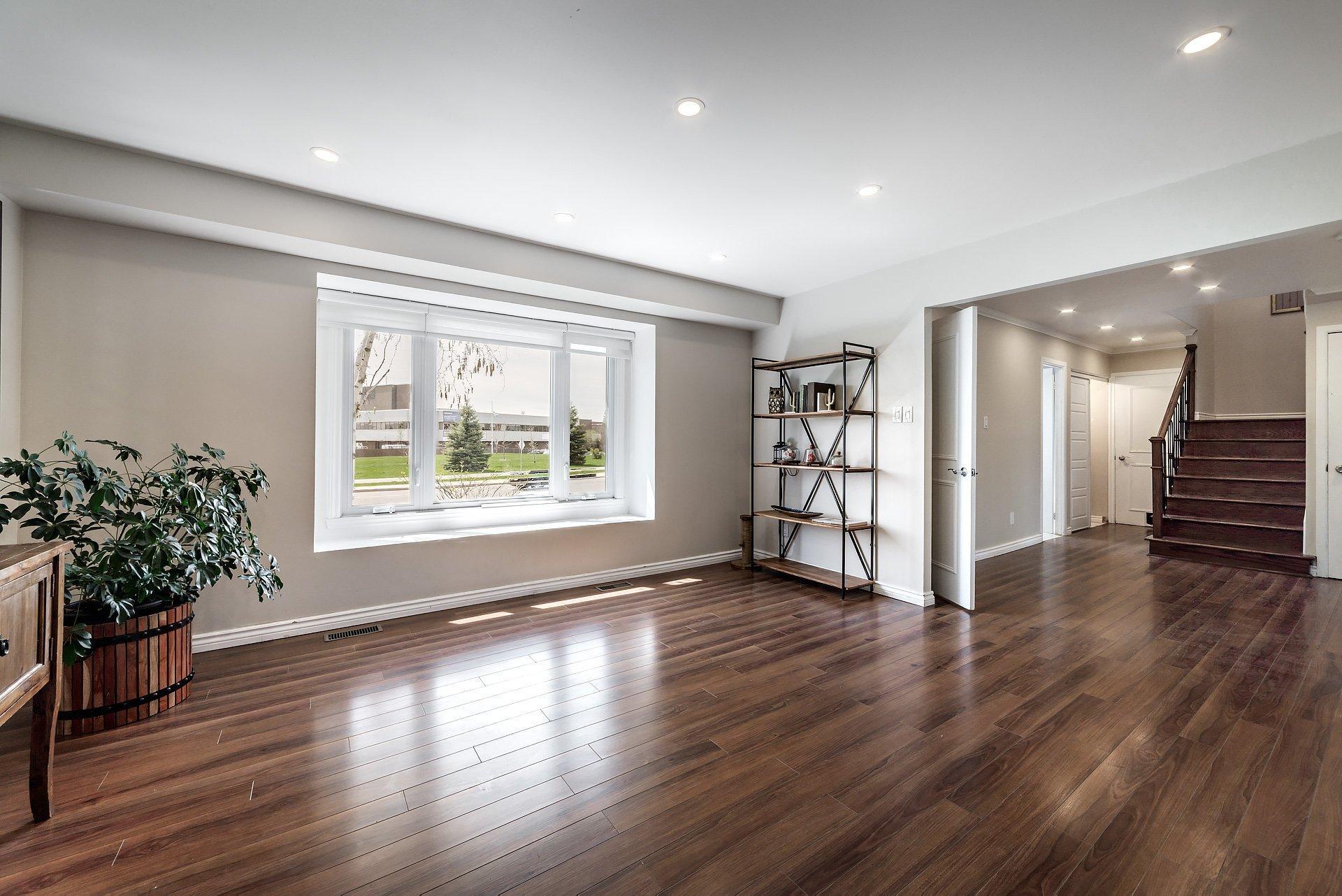 









2903


Rue Lake

,
Dollard-des-Ormeaux,




QC
H9B2K5


