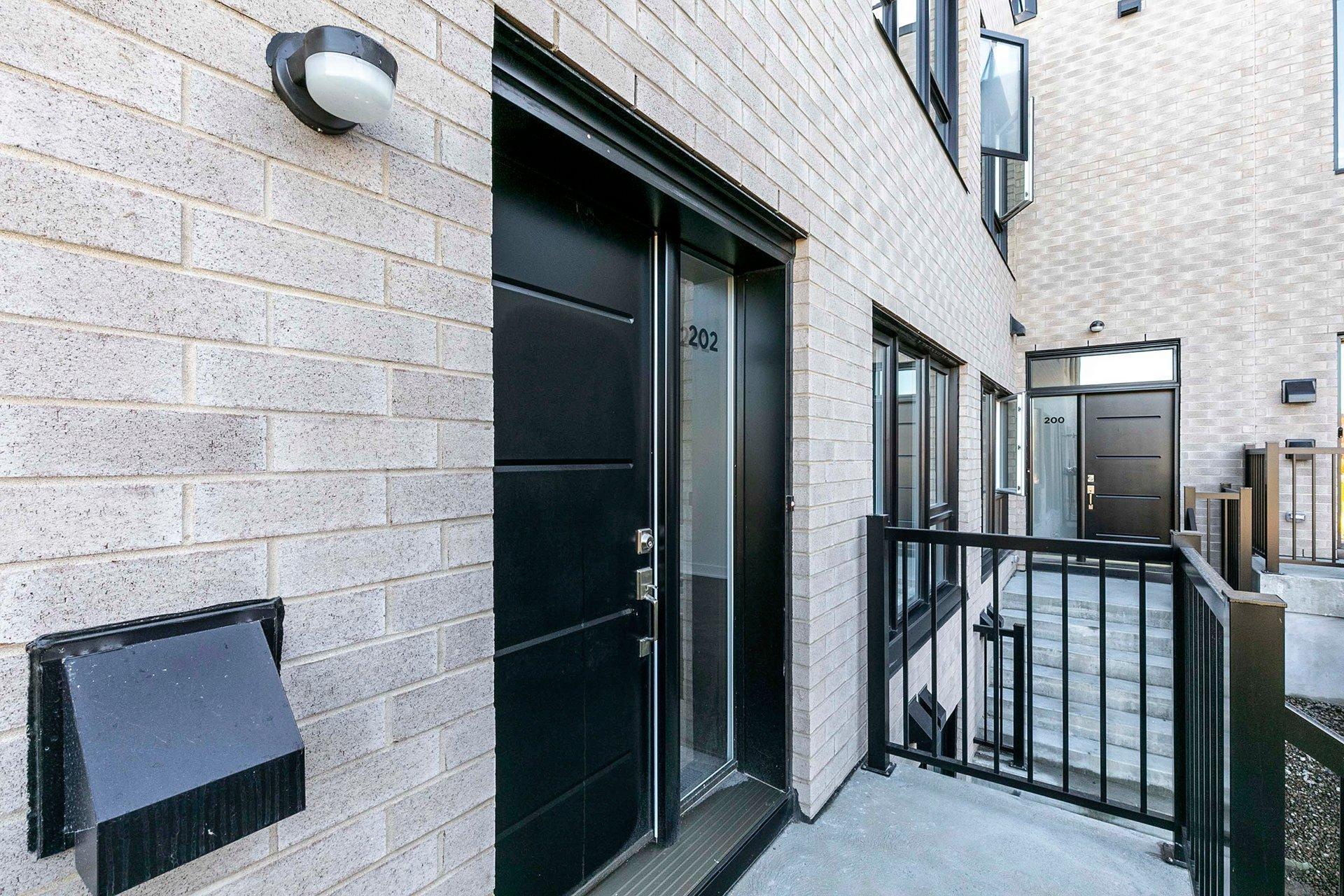 









202


Av. Jenkins

,
Montréal (Lachine),




QC
H8S0A1

