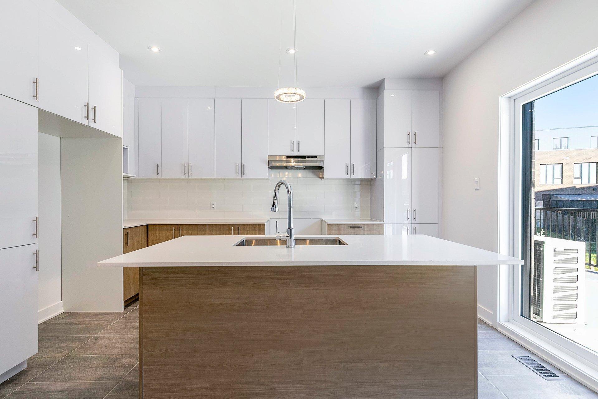 









202


Av. Jenkins

,
Montréal (Lachine),




QC
H8S0A1

