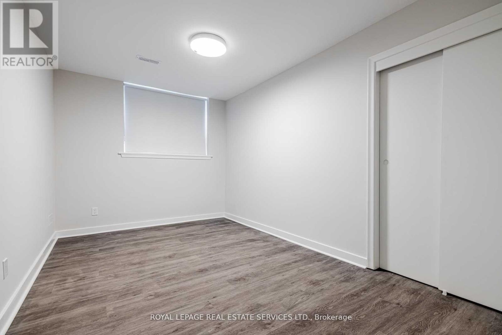 












LOWER - 72 WINSTON PARK BOULEVARD

,
Toronto,




Ontario
M3K1C3

