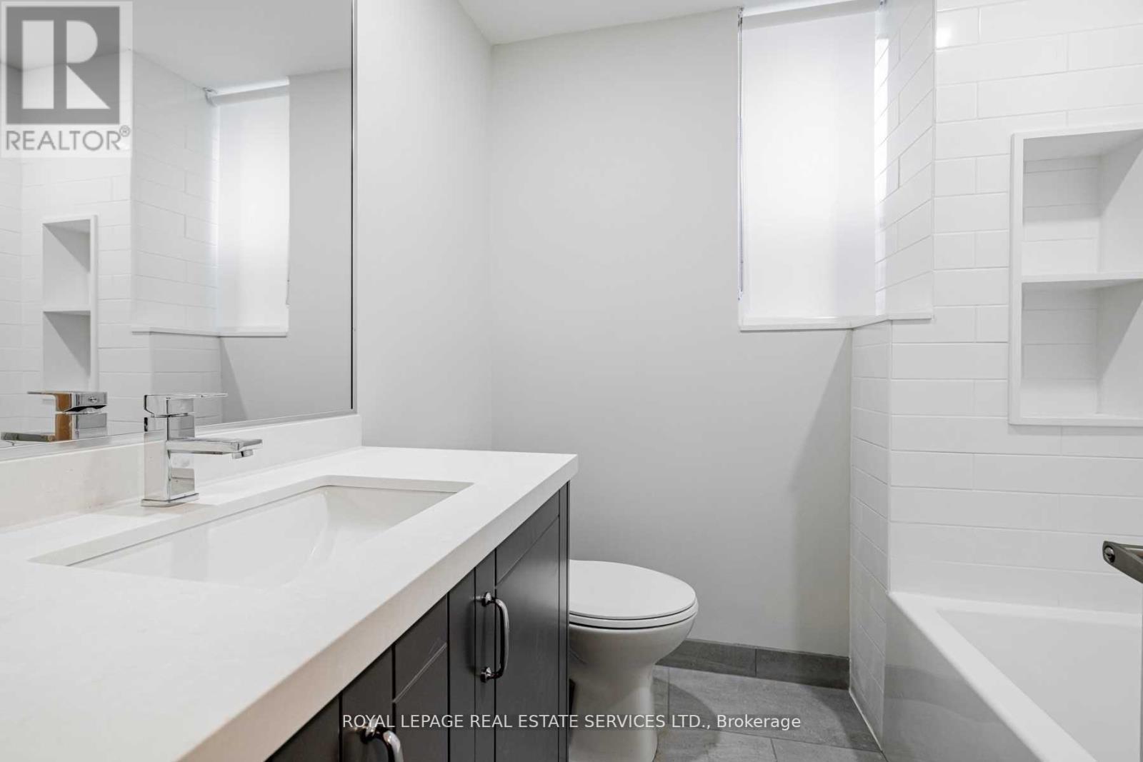 












LOWER - 72 WINSTON PARK BOULEVARD

,
Toronto,




Ontario
M3K1C3

