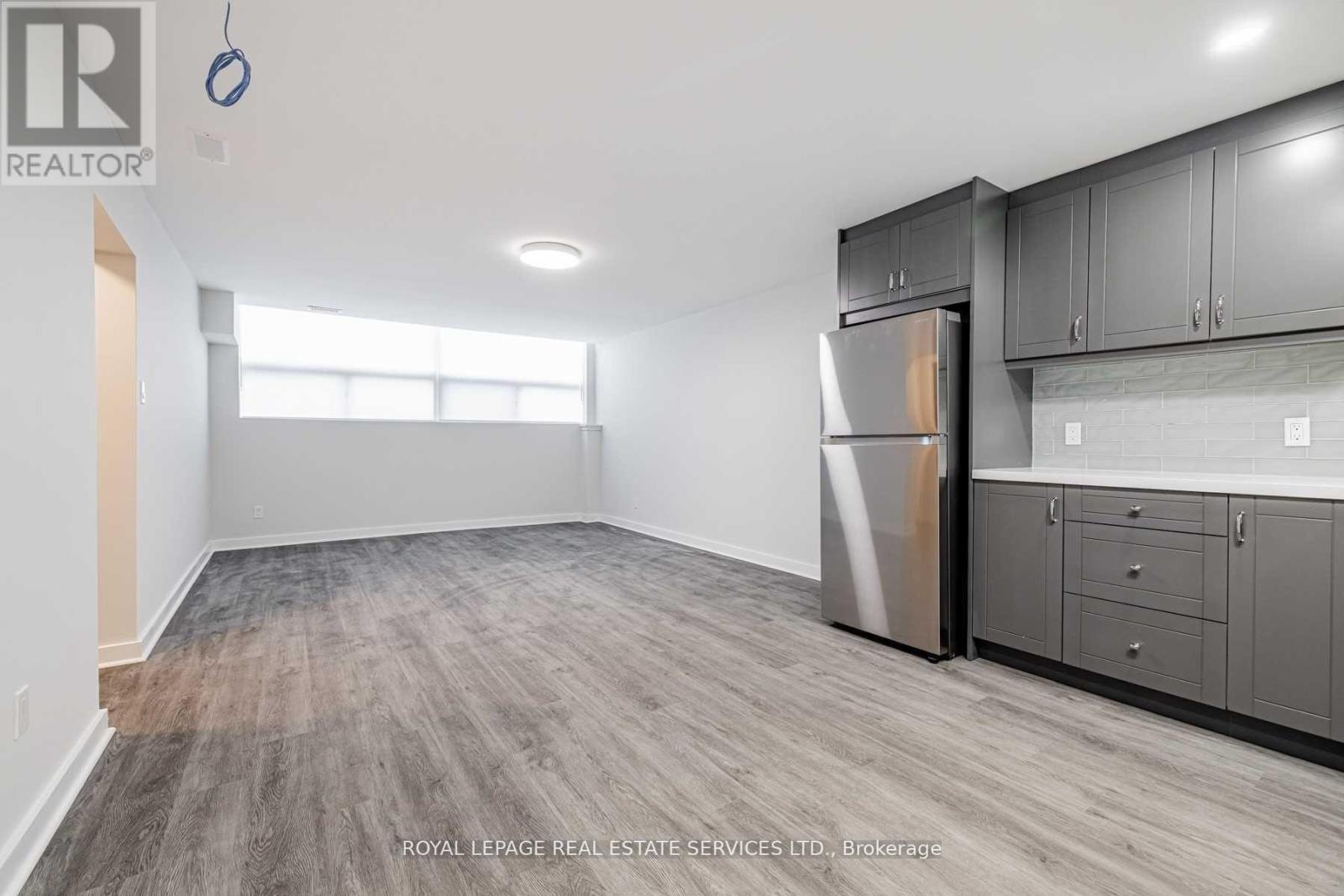 












LOWER - 72 WINSTON PARK BOULEVARD

,
Toronto,




Ontario
M3K1C3

