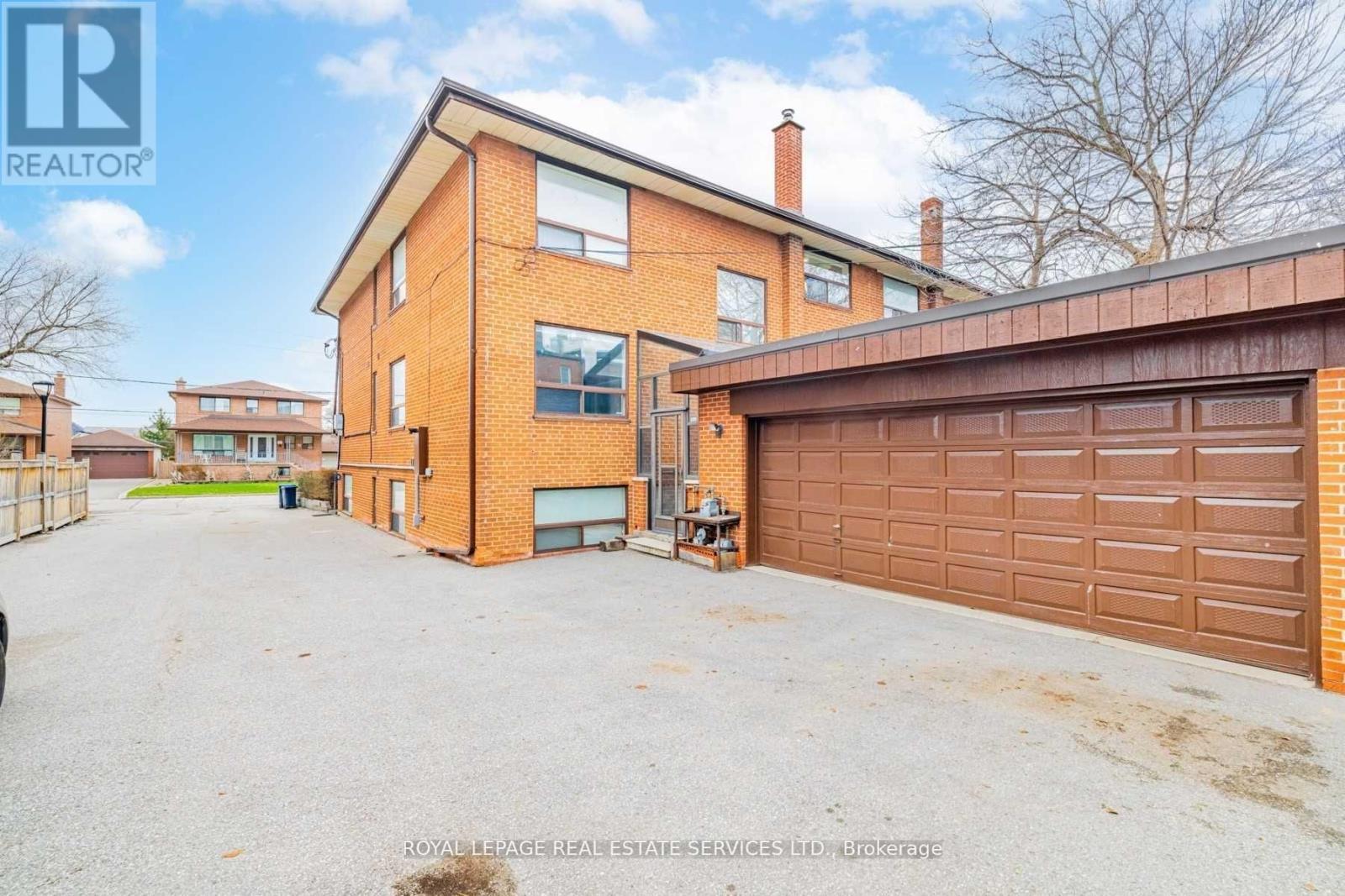 












LOWER - 72 WINSTON PARK BOULEVARD

,
Toronto,




Ontario
M3K1C3

