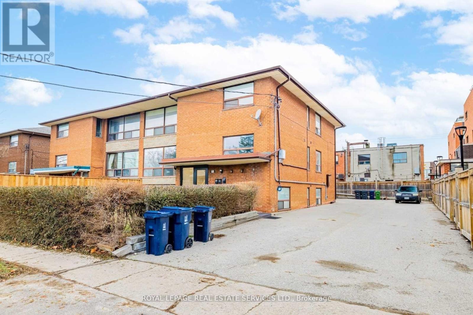 












LOWER - 72 WINSTON PARK BOULEVARD

,
Toronto,




Ontario
M3K1C3

