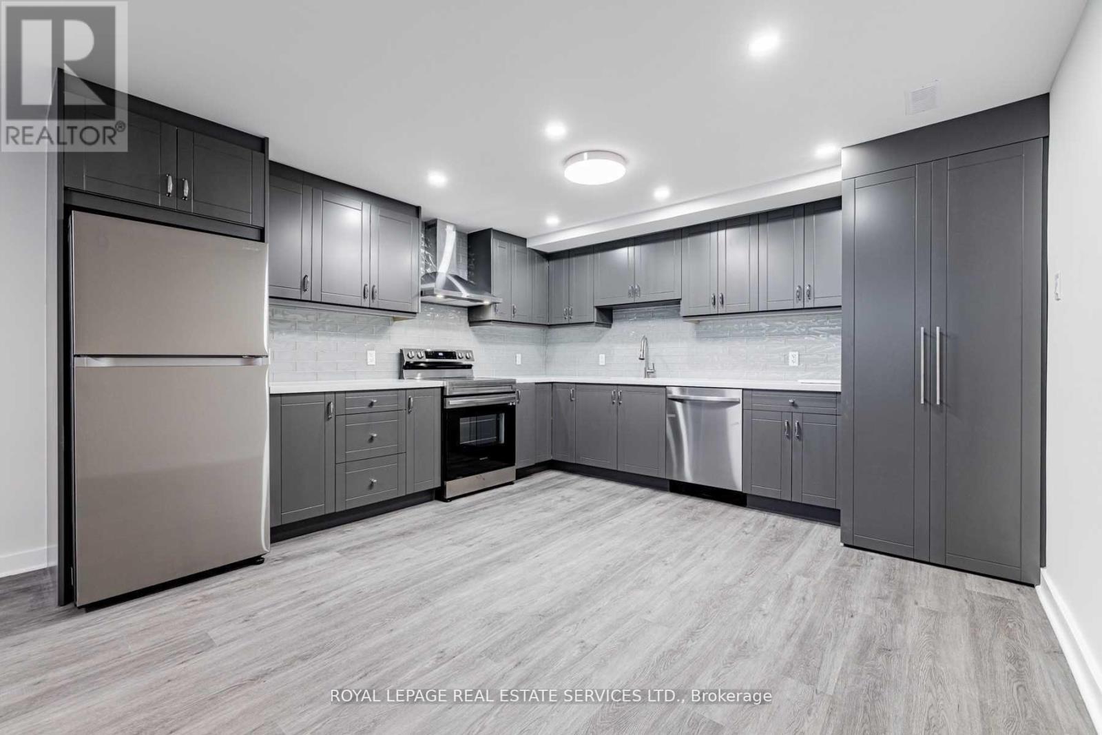 












LOWER - 72 WINSTON PARK BOULEVARD

,
Toronto,




Ontario
M3K1C3

