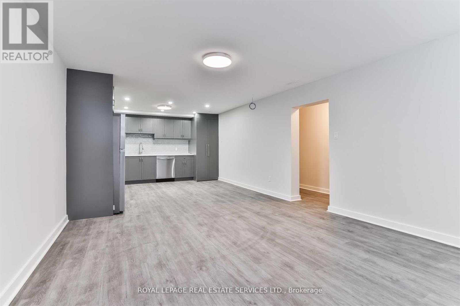 












LOWER - 72 WINSTON PARK BOULEVARD

,
Toronto,




Ontario
M3K1C3

