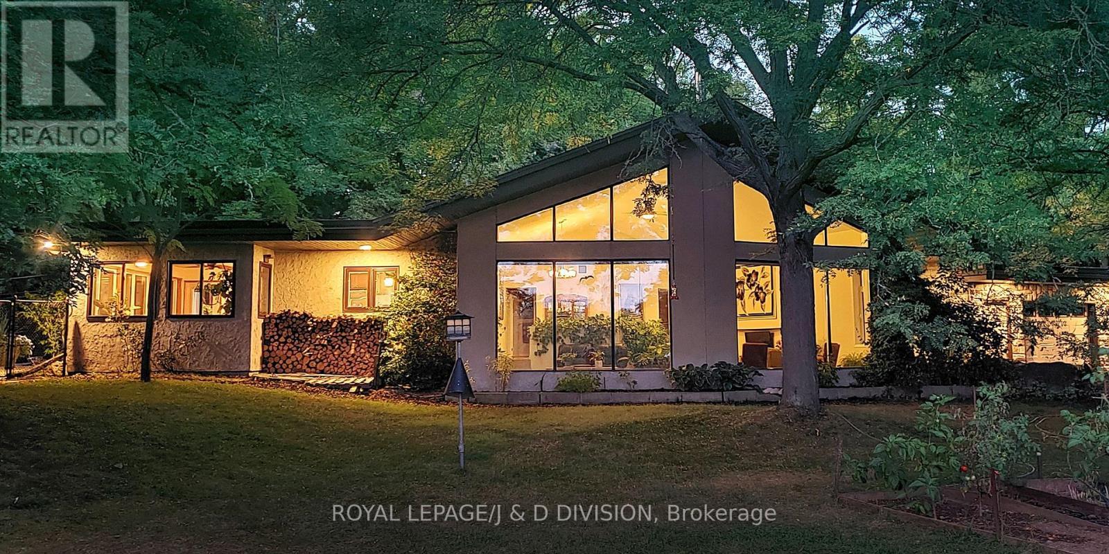 












295 BRANT ROAD

,
Brant,




Ontario
N0E1N0

