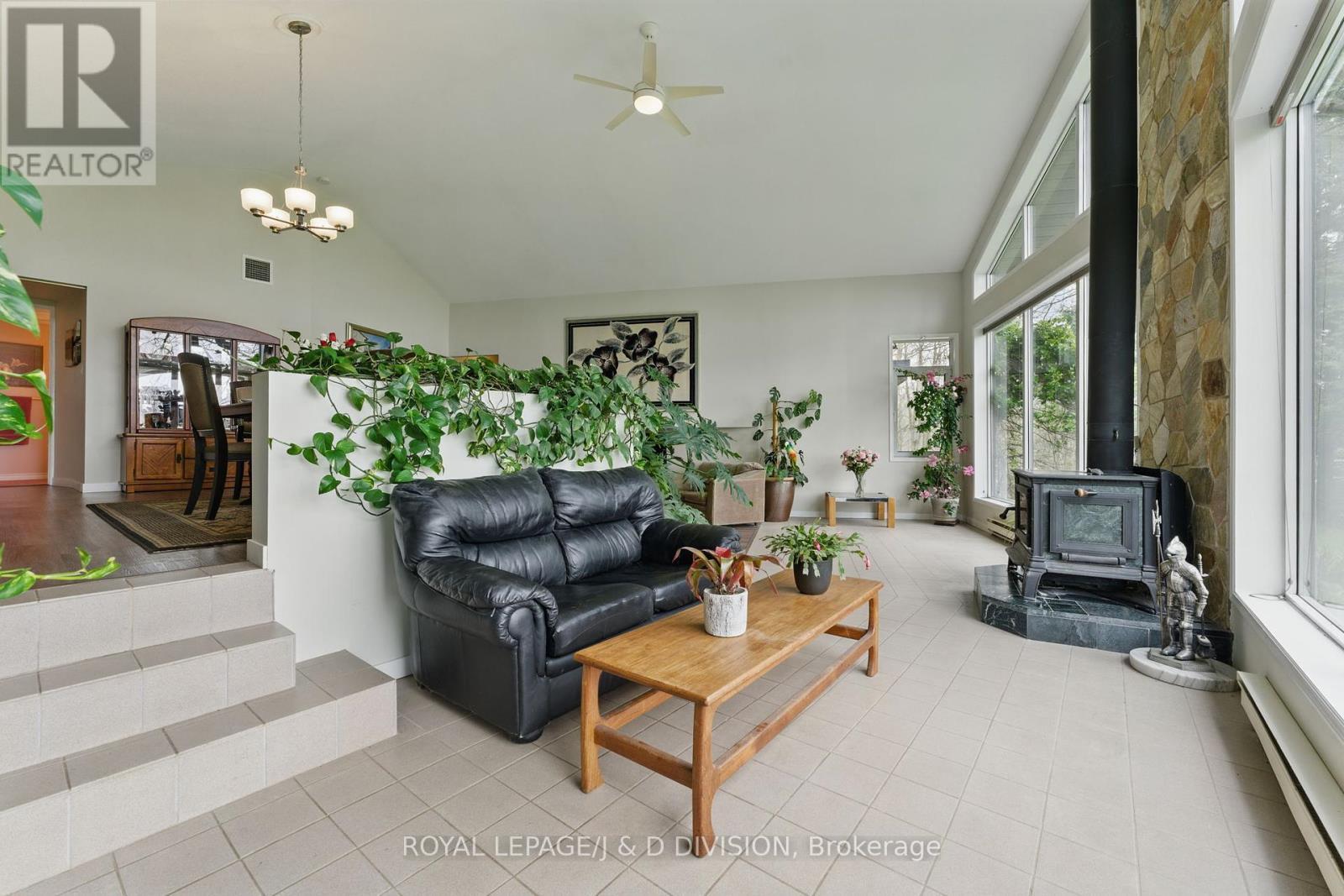 












295 BRANT ROAD

,
Brant,




Ontario
N0E1N0

