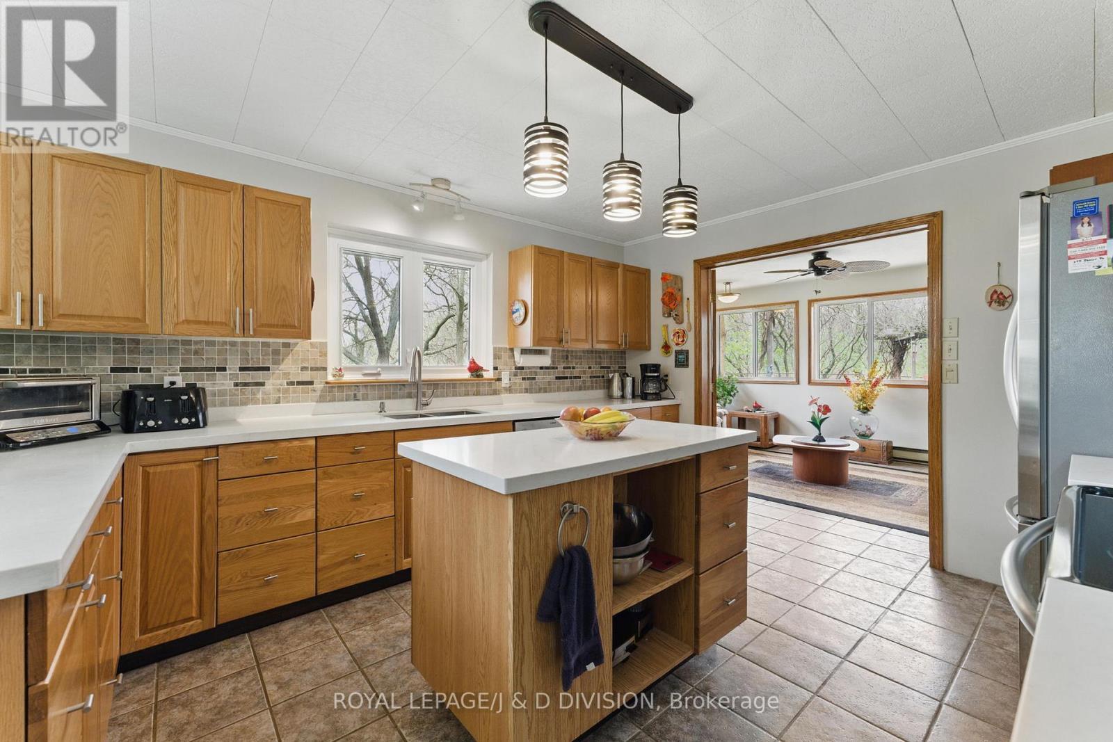 












295 BRANT ROAD

,
Brant,




Ontario
N0E1N0

