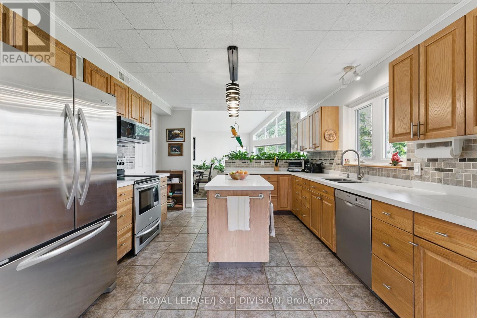 












295 BRANT ROAD

,
Brant,




Ontario
N0E1N0

