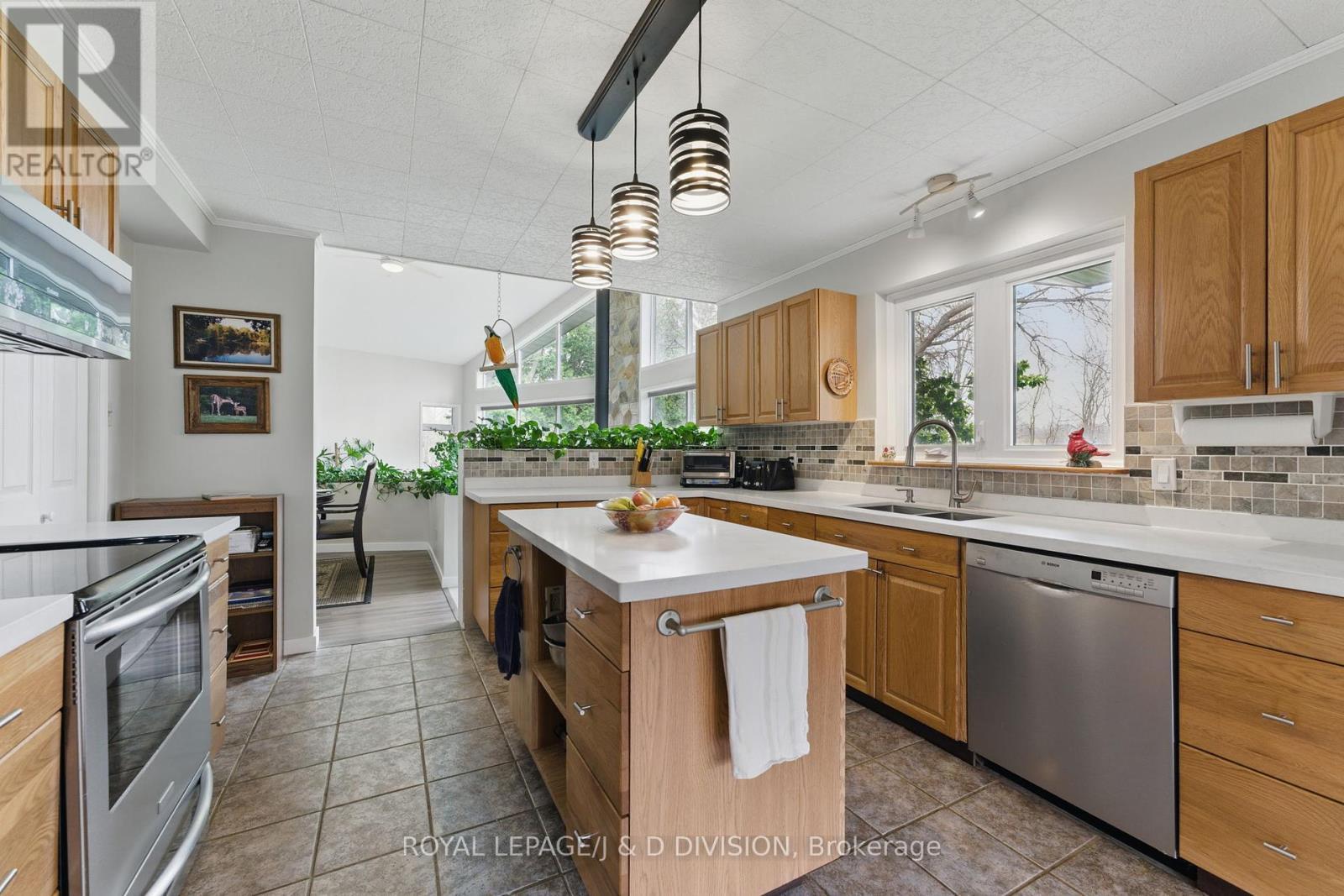 












295 BRANT ROAD

,
Brant,




Ontario
N0E1N0

