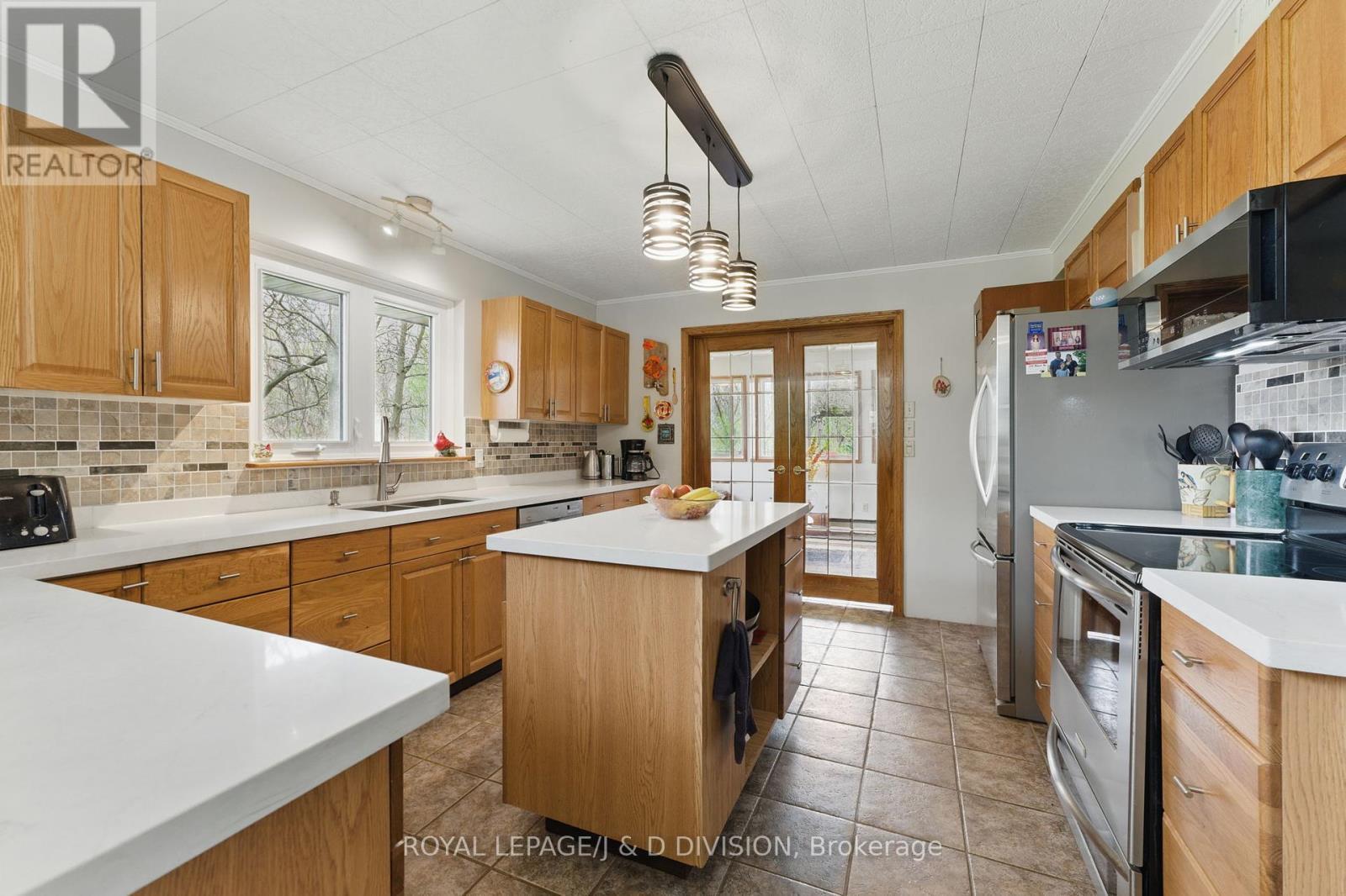 












295 BRANT ROAD

,
Brant,




Ontario
N0E1N0

