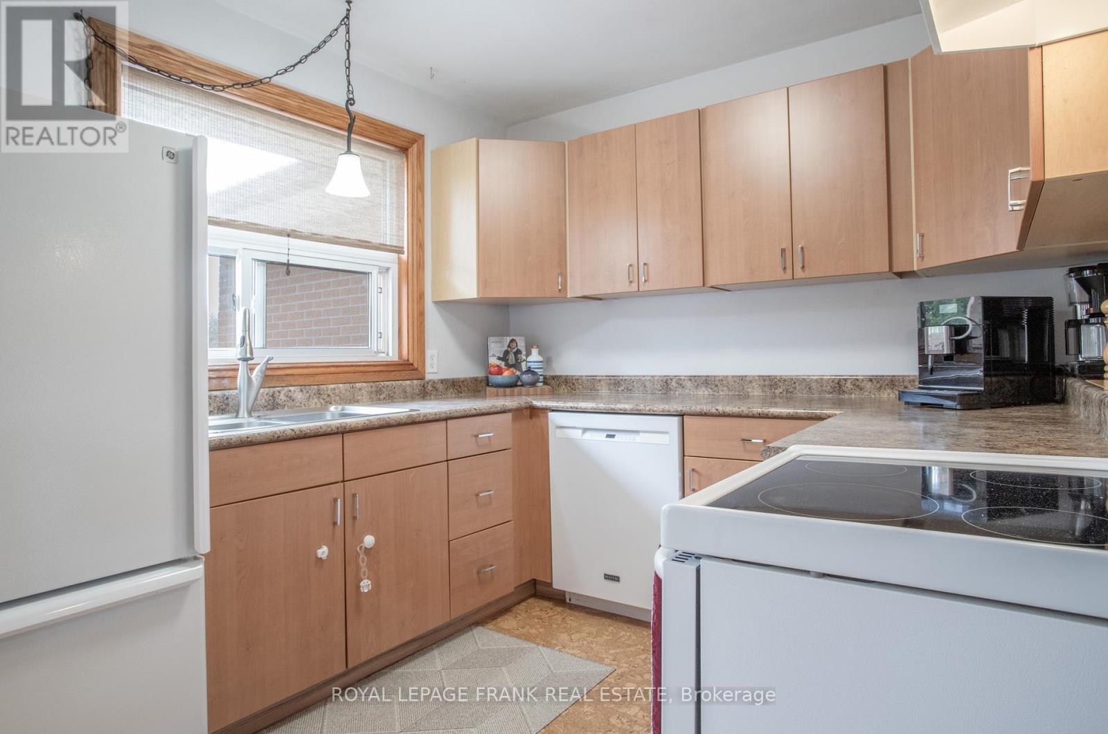 












5691 OCHONSKI ROAD

,
Clarington,




Ontario
L0B1M0

