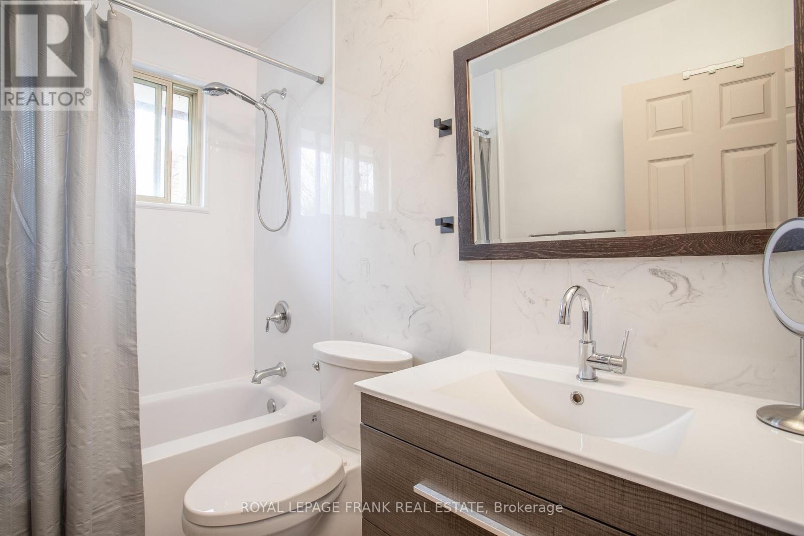 












5691 OCHONSKI ROAD

,
Clarington,




Ontario
L0B1M0

