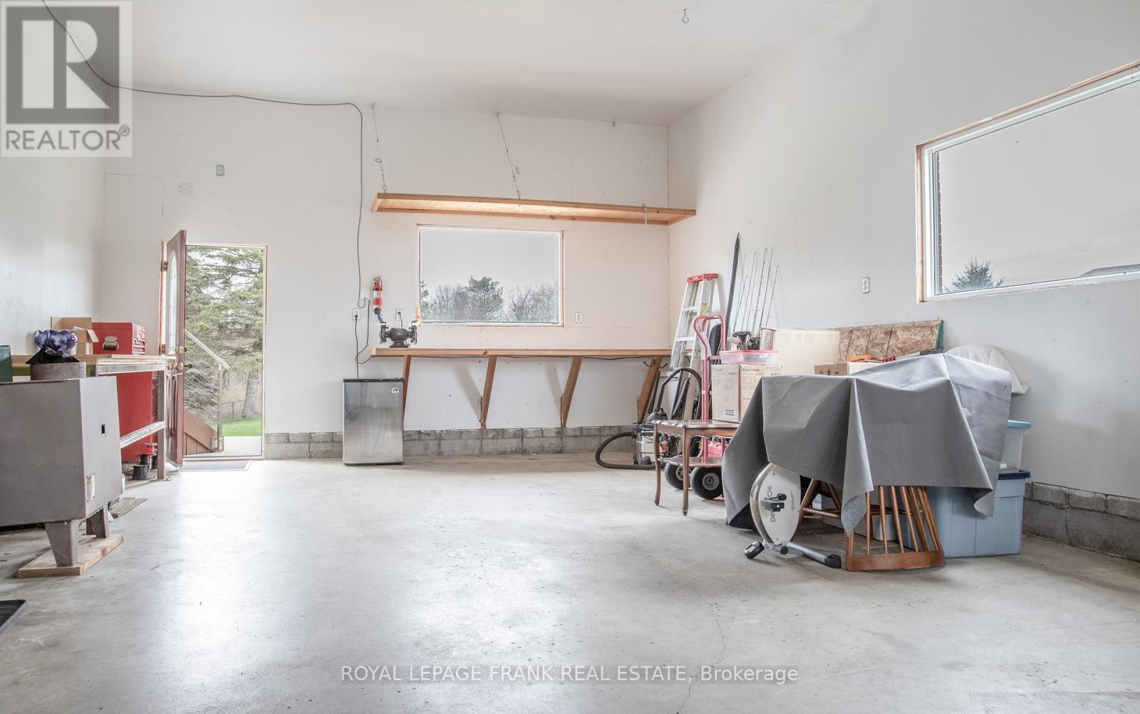 












5691 OCHONSKI ROAD

,
Clarington,




Ontario
L0B1M0

