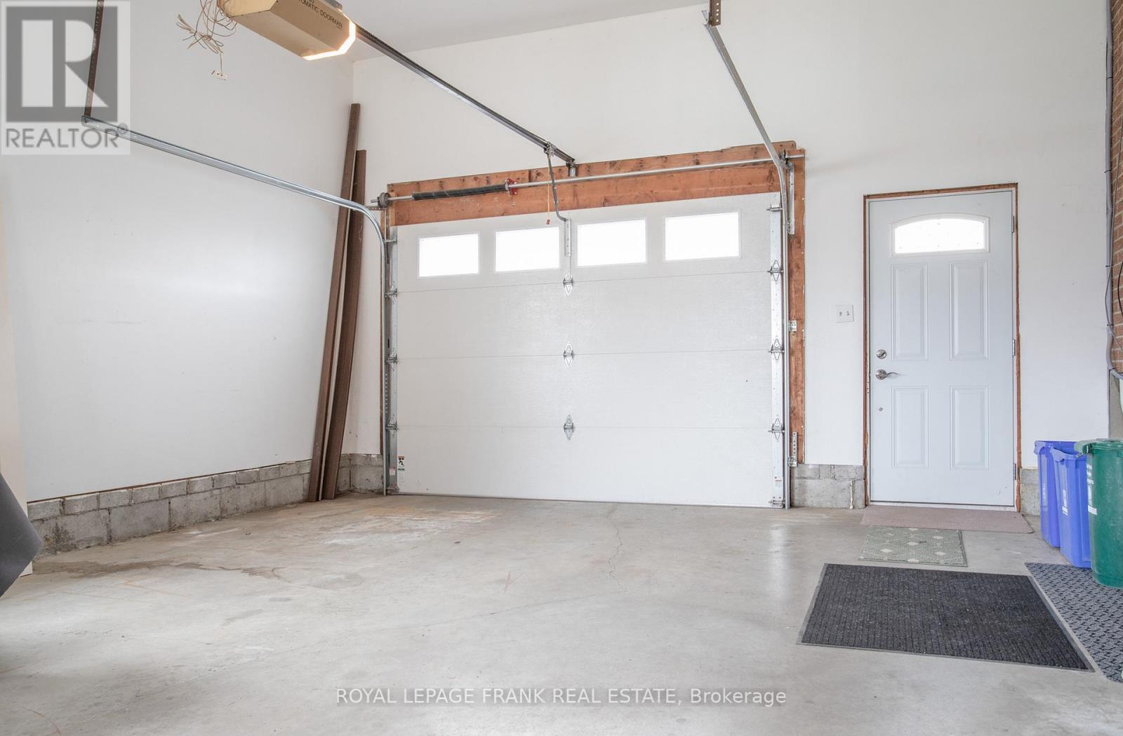 












5691 OCHONSKI ROAD

,
Clarington,




Ontario
L0B1M0

