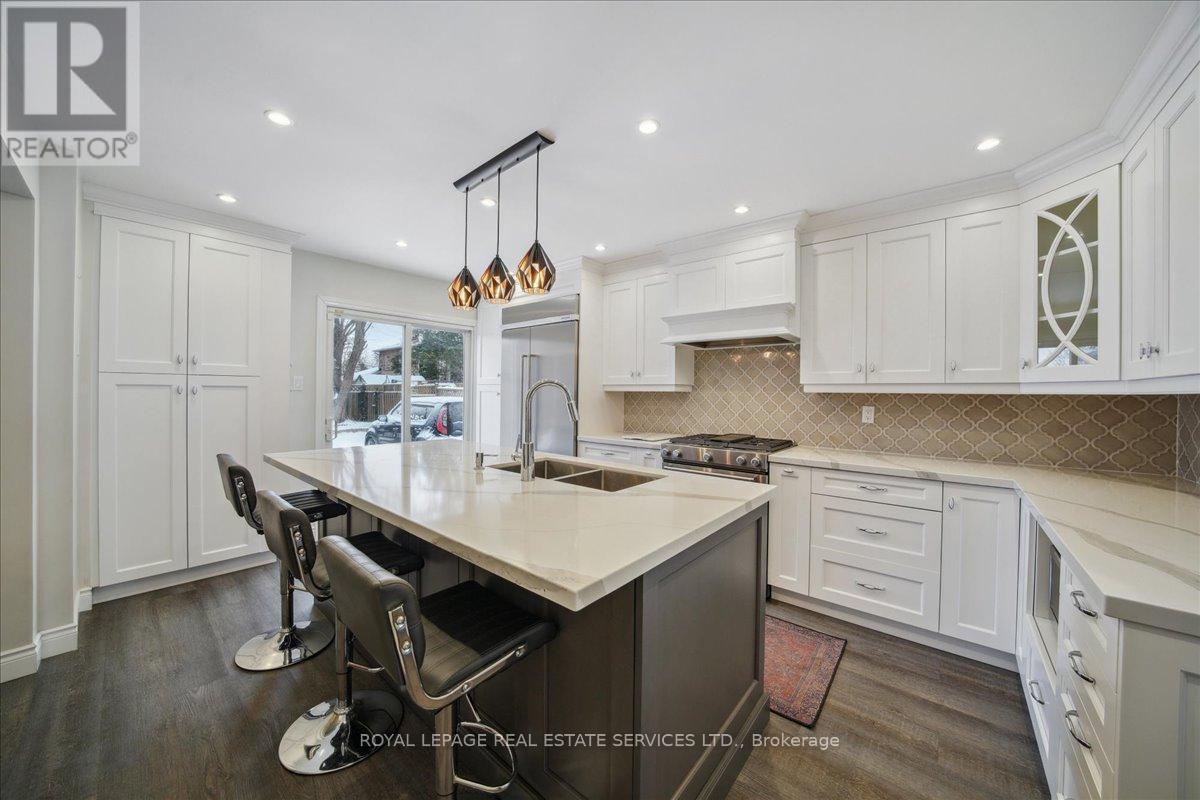 












224 O'DONOGHUE AVENUE

,
Oakville,




Ontario
L6H3W6

