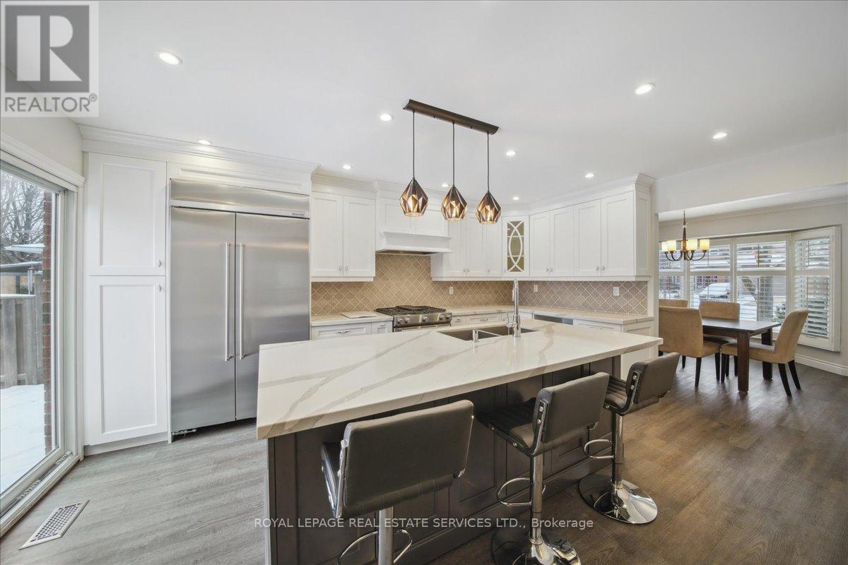 












224 O'DONOGHUE AVENUE

,
Oakville,




Ontario
L6H3W6

