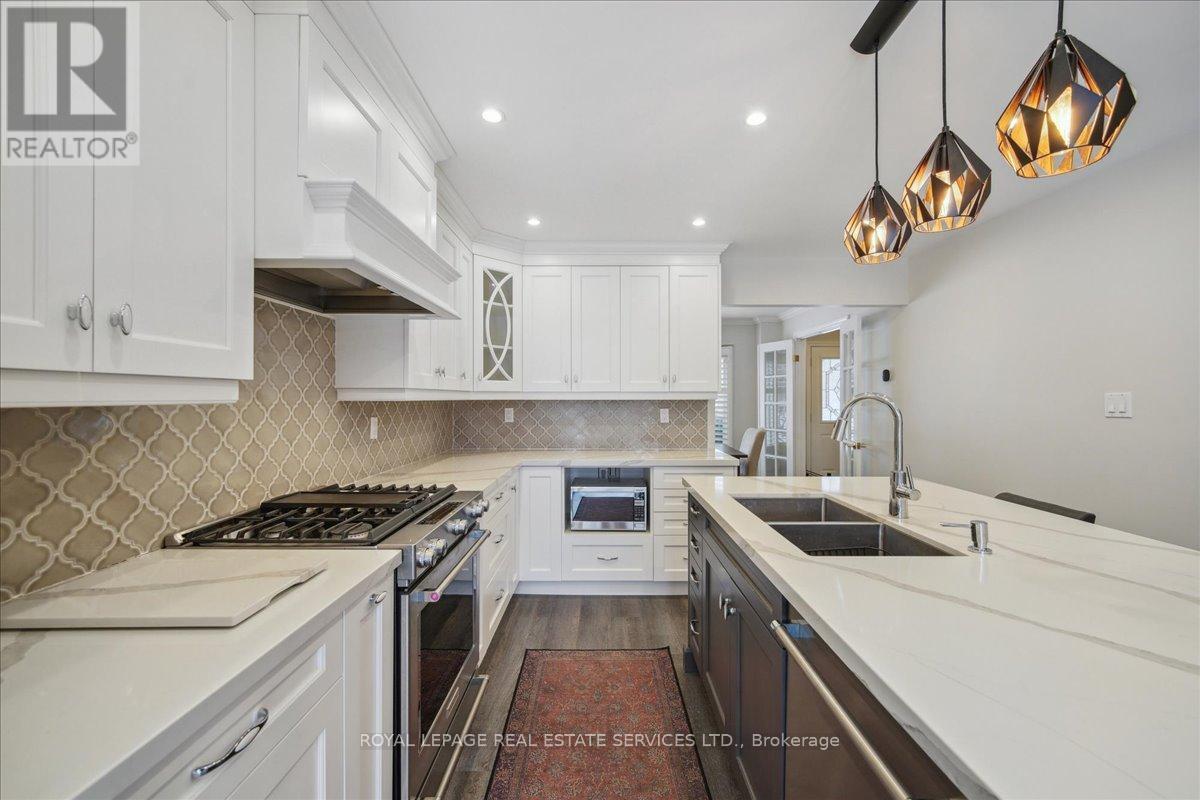 












224 O'DONOGHUE AVENUE

,
Oakville,




Ontario
L6H3W6

