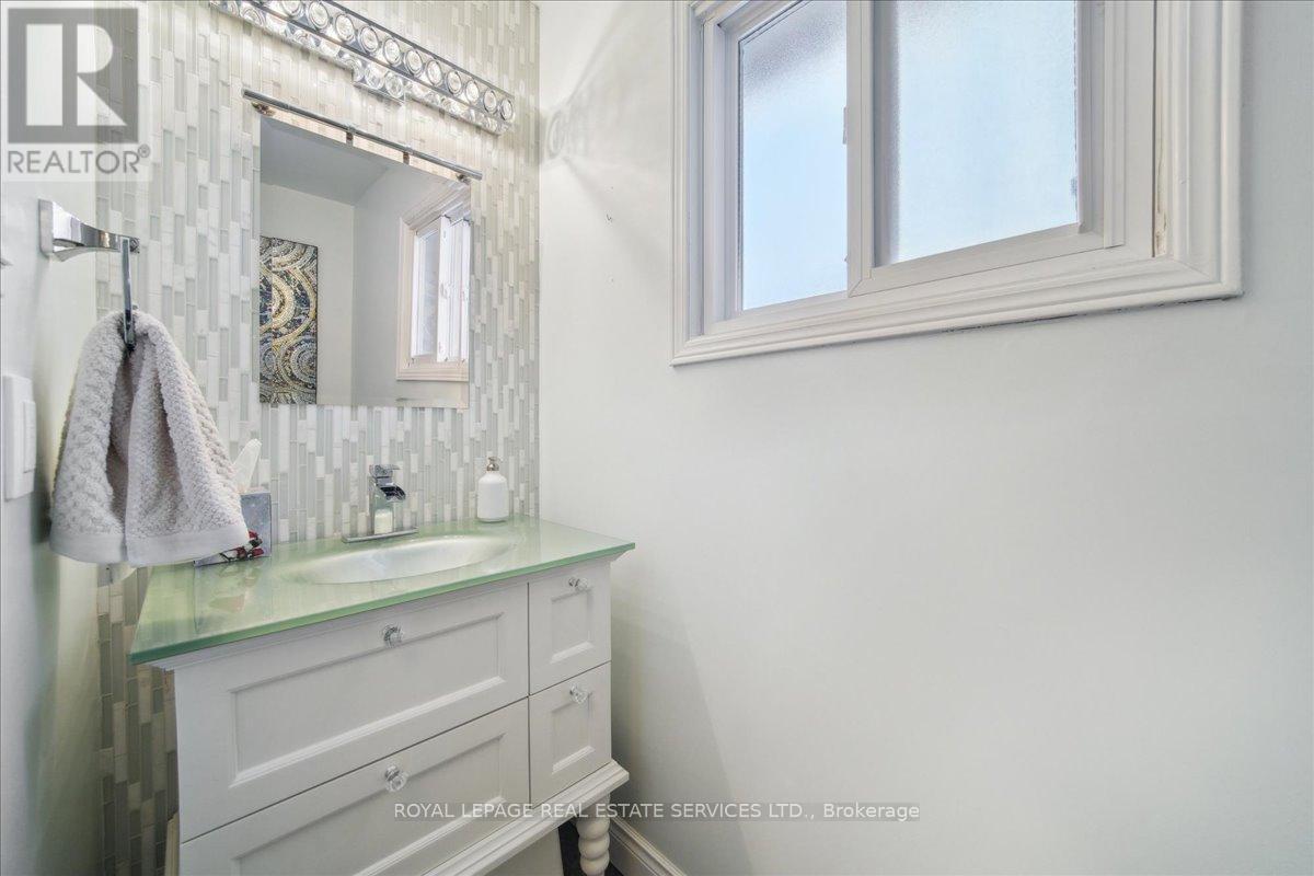 












224 O'DONOGHUE AVENUE

,
Oakville,




Ontario
L6H3W6

