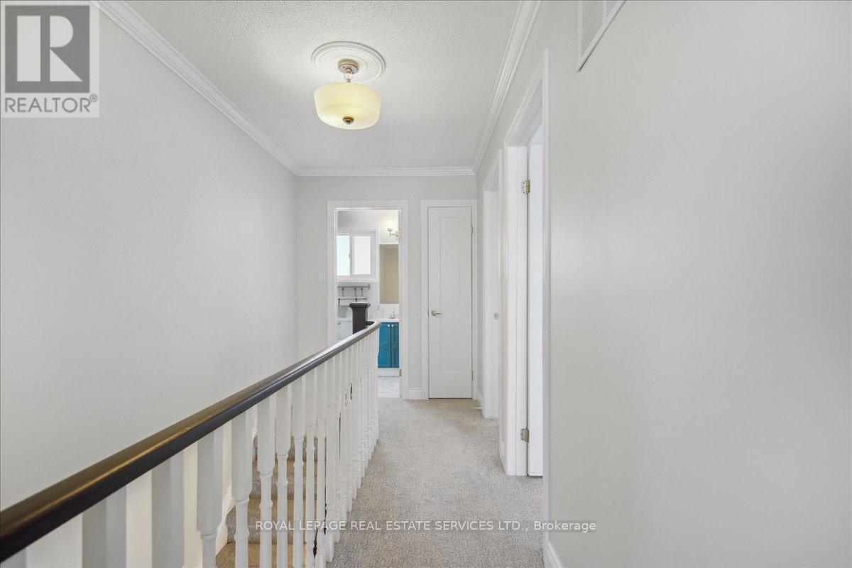 












224 O'DONOGHUE AVENUE

,
Oakville,




Ontario
L6H3W6

