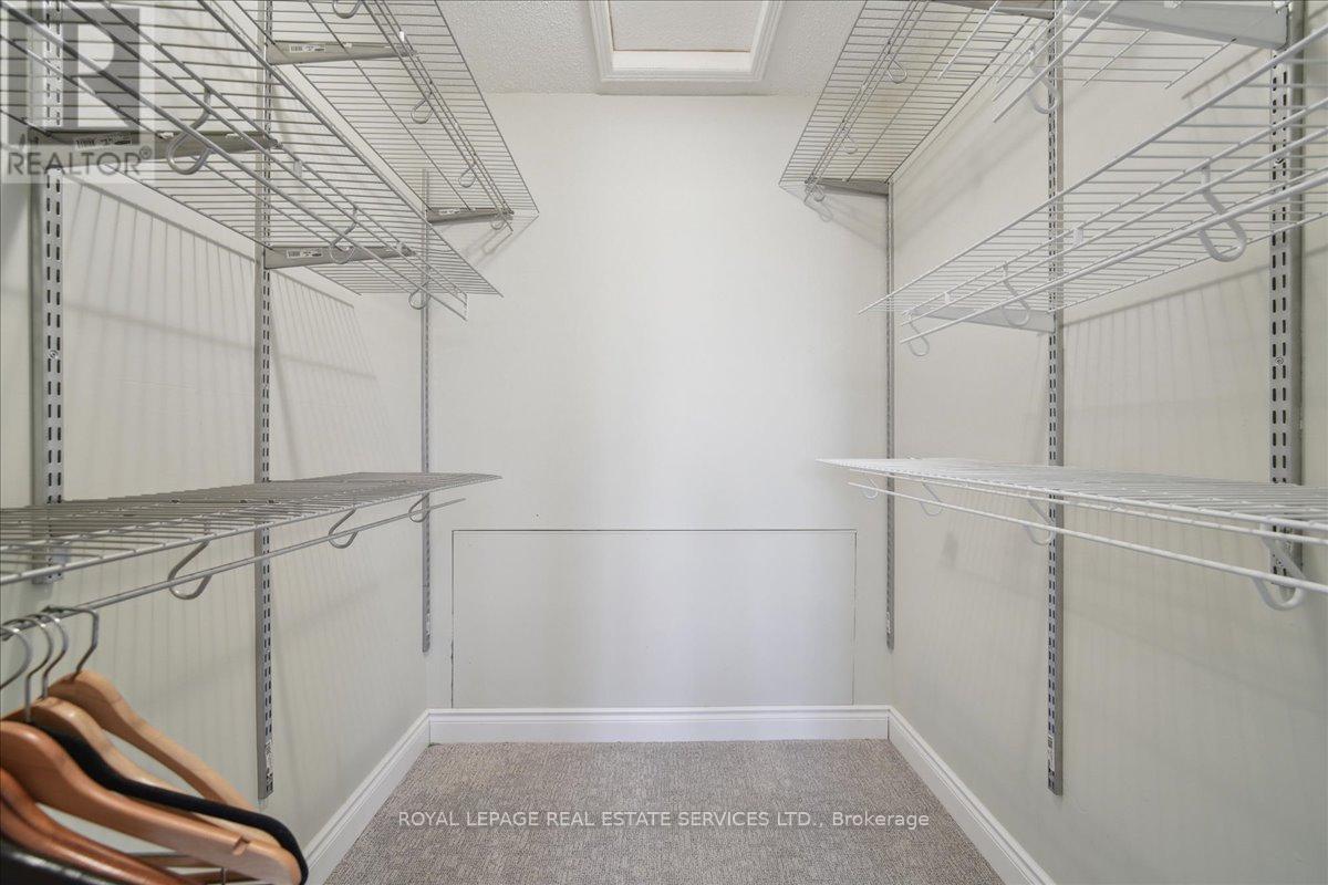 












224 O'DONOGHUE AVENUE

,
Oakville,




Ontario
L6H3W6

