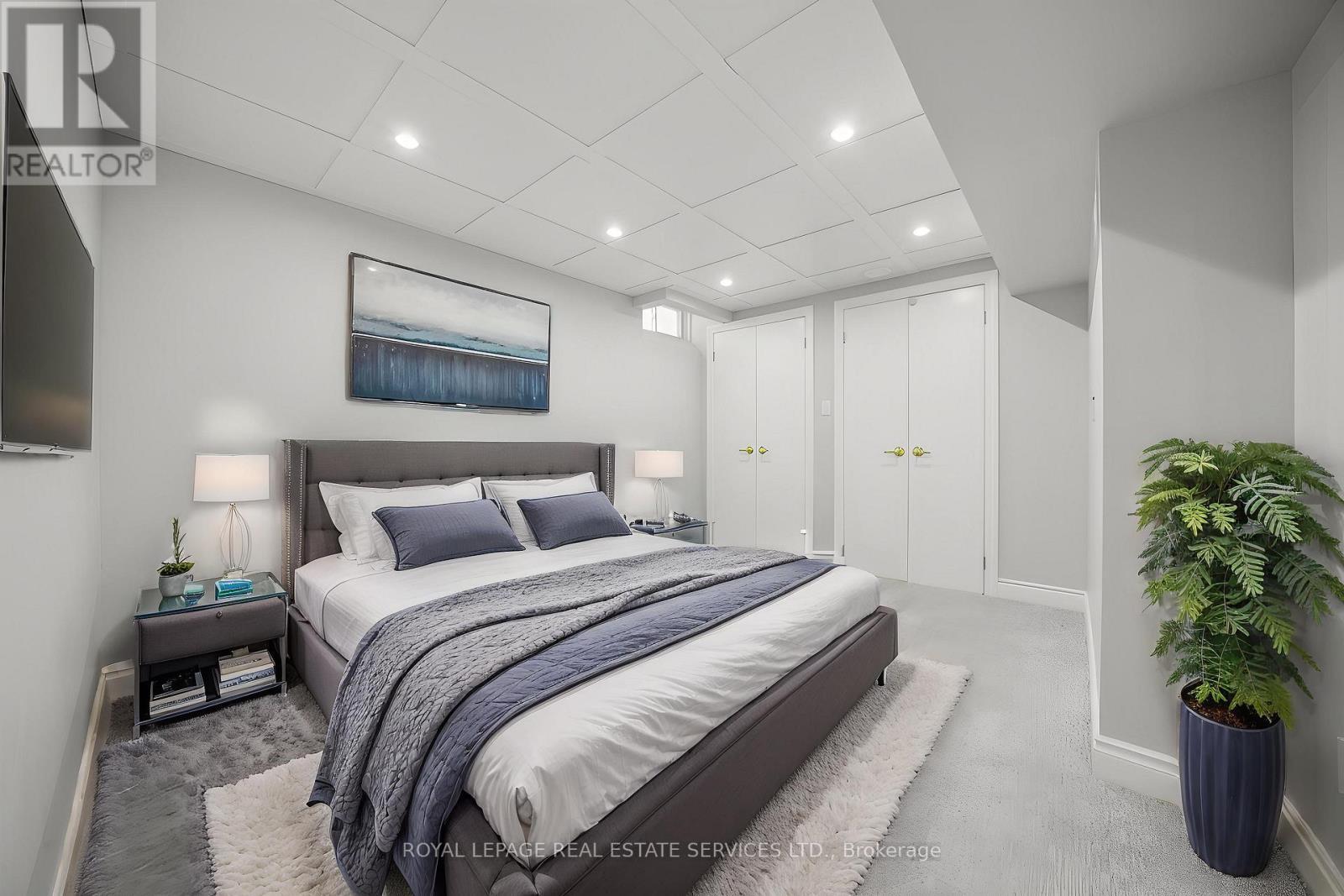 












224 O'DONOGHUE AVENUE

,
Oakville,




Ontario
L6H3W6

