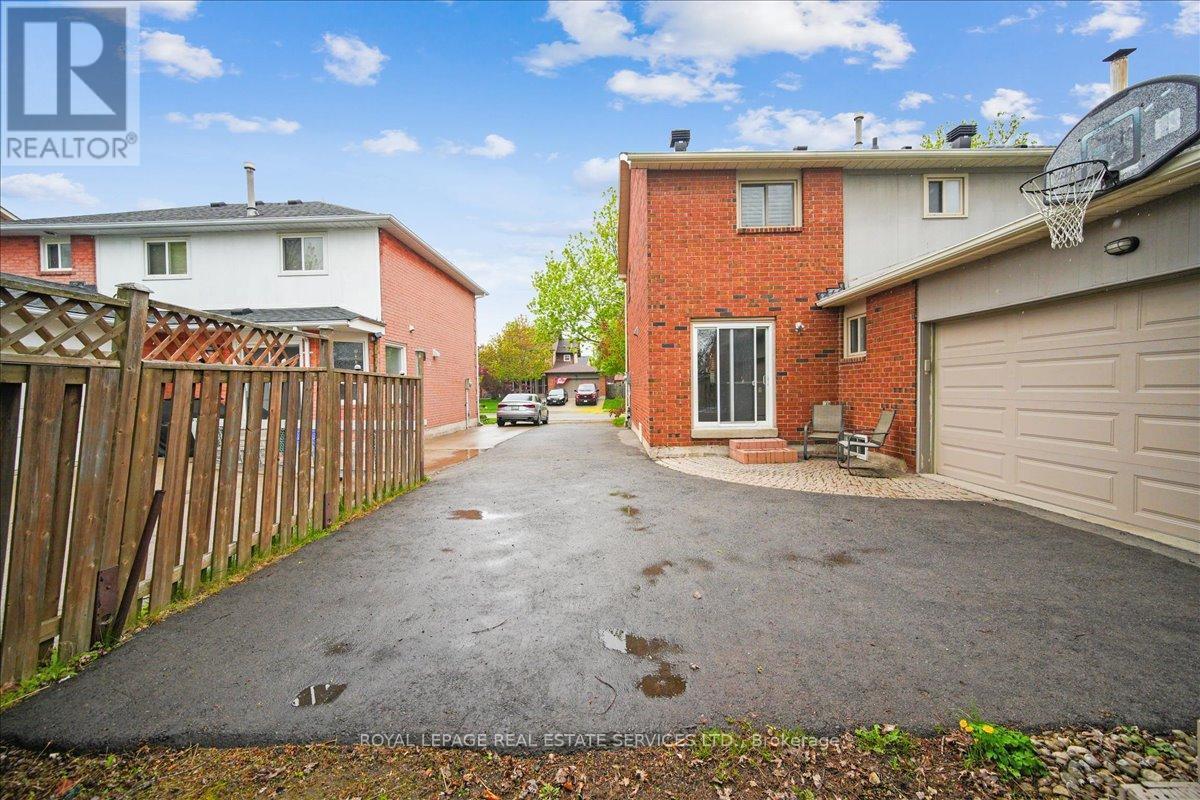 












224 O'DONOGHUE AVENUE

,
Oakville,




Ontario
L6H3W6

