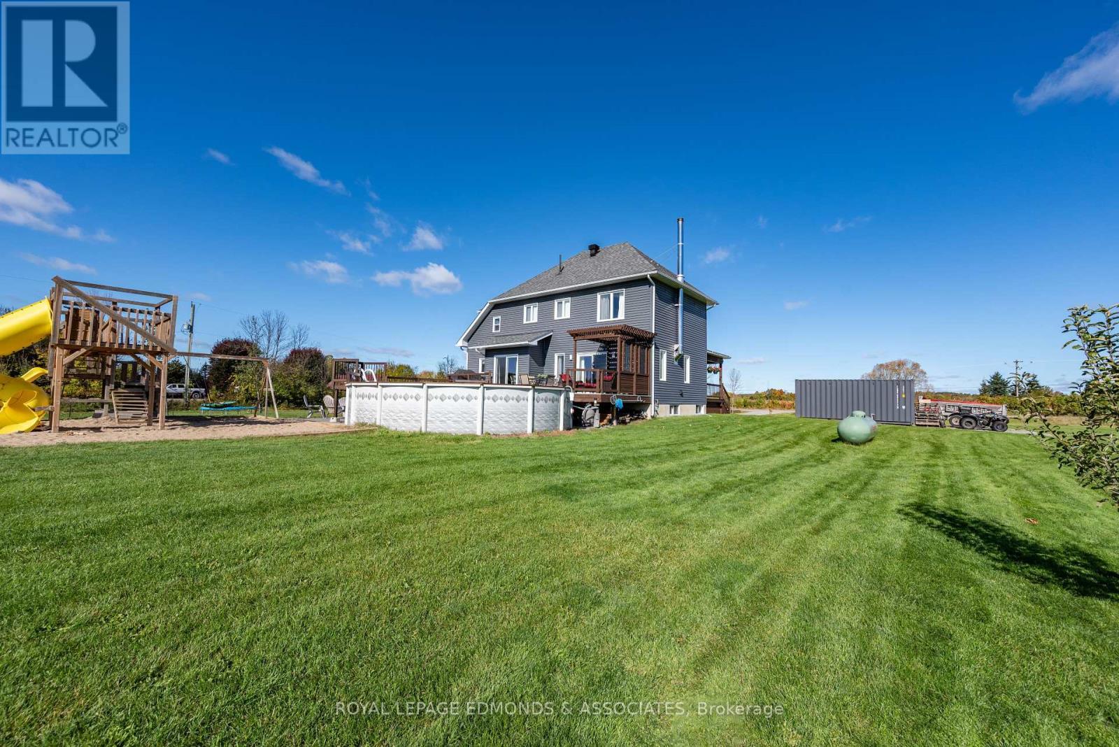 












2005 LOOKOUT ROAD

,
Whitewater Region,




Ontario
K0J2L0

