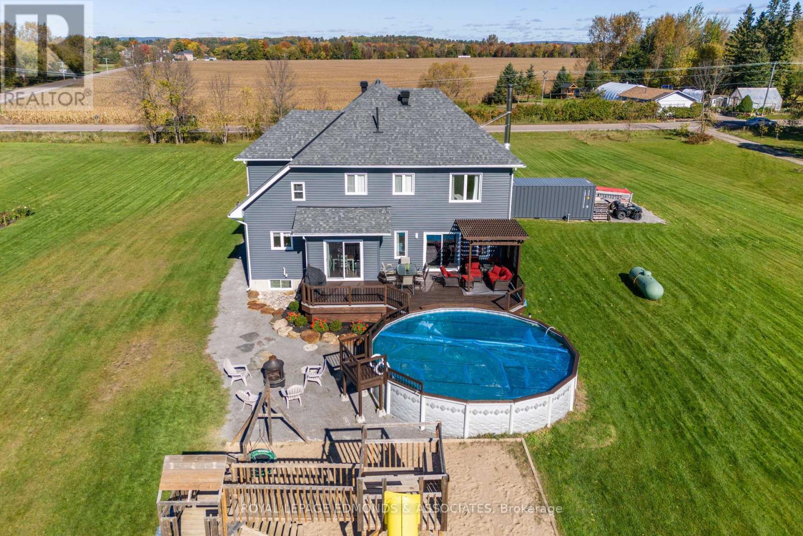 












2005 LOOKOUT ROAD

,
Whitewater Region,




Ontario
K0J2L0

